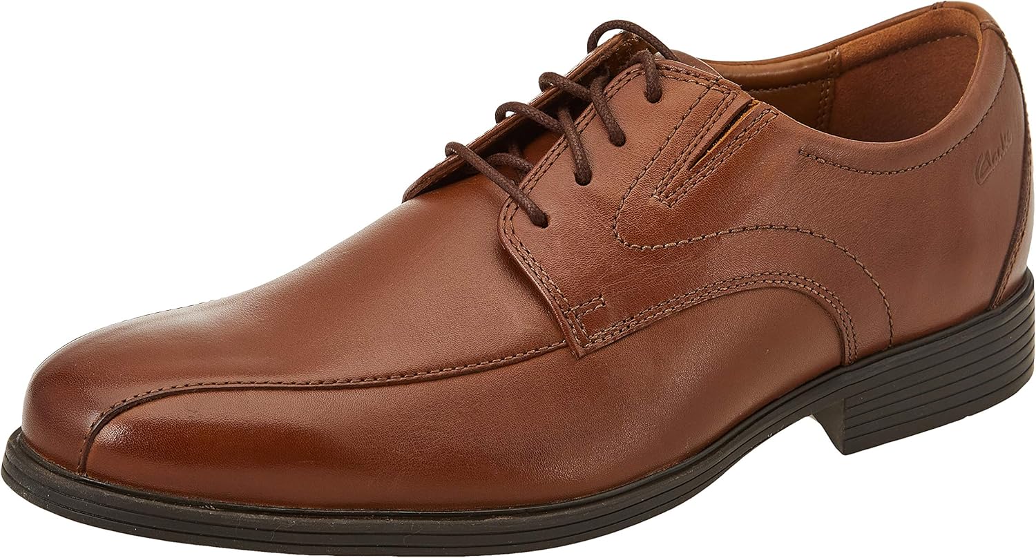 Clarks Men's Whiddon Pace Oxford: Perfect for Casual to Semi-Formal