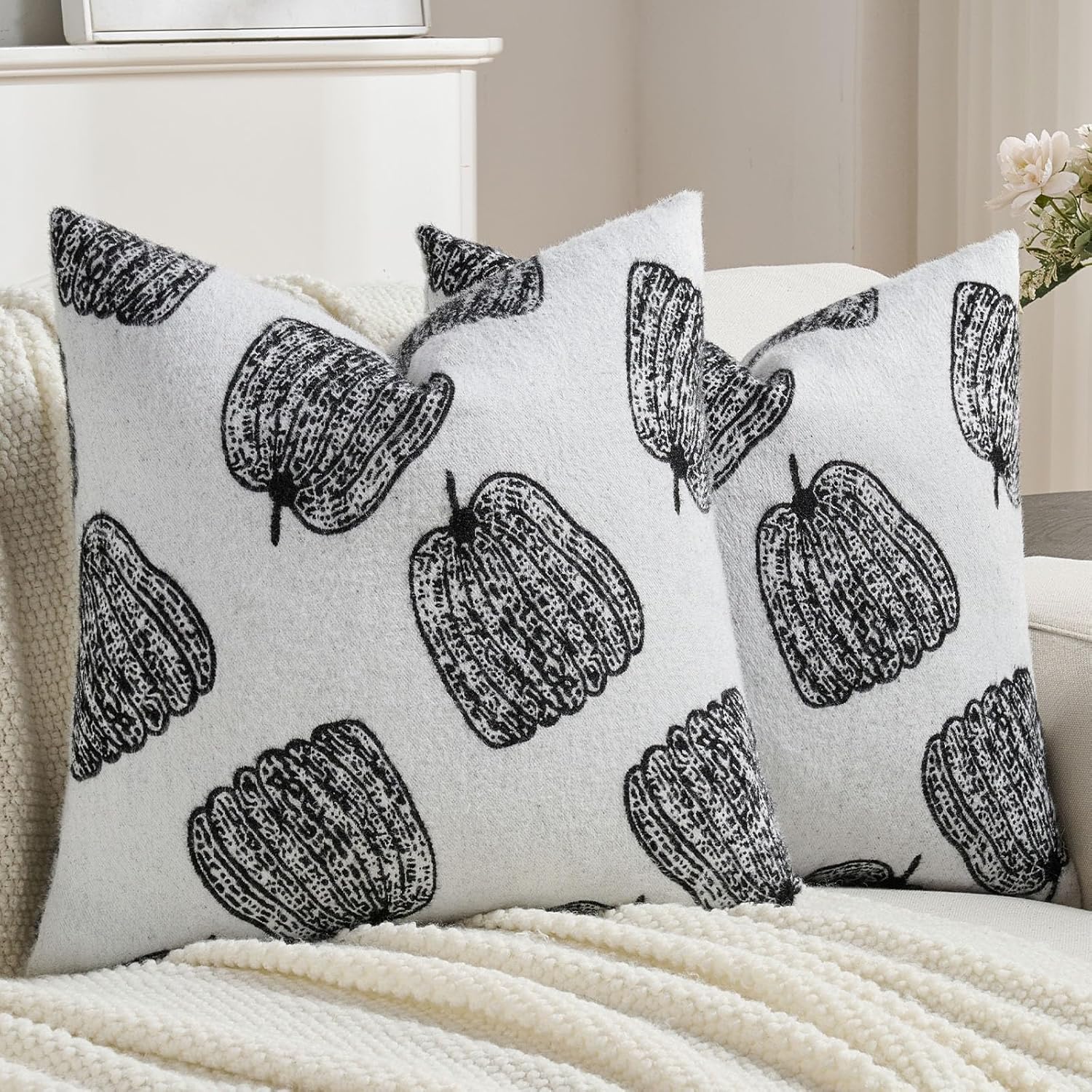 FUTEI Fall Pumpkins Throw Pillow Covers for Autumn Decor