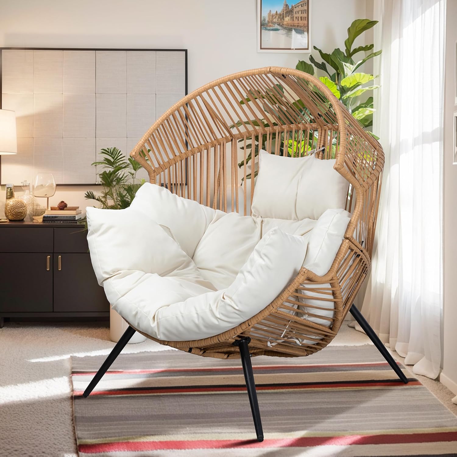 Vongrasig Outdoor Wicker Egg Chair for Cozy Patio Relaxation
