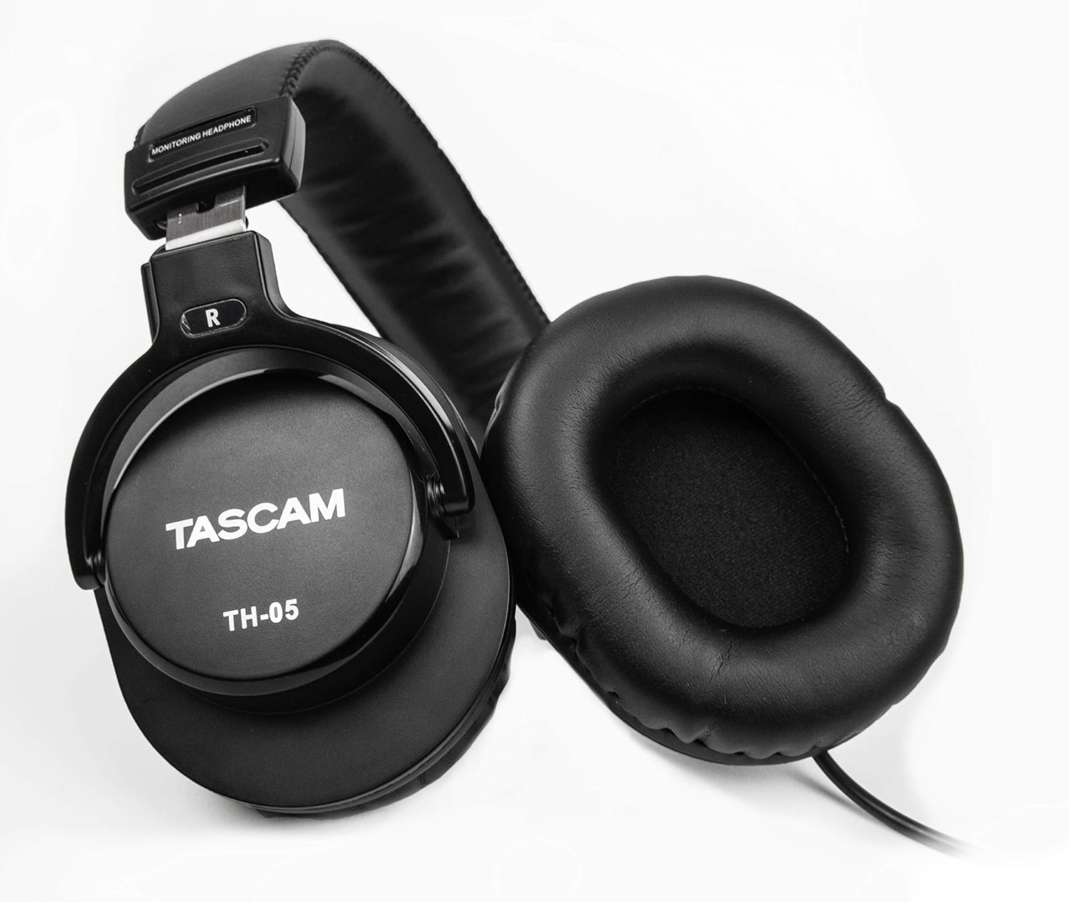 Tascam TH-05 Monitoring Headphones for Superior Sound Quality