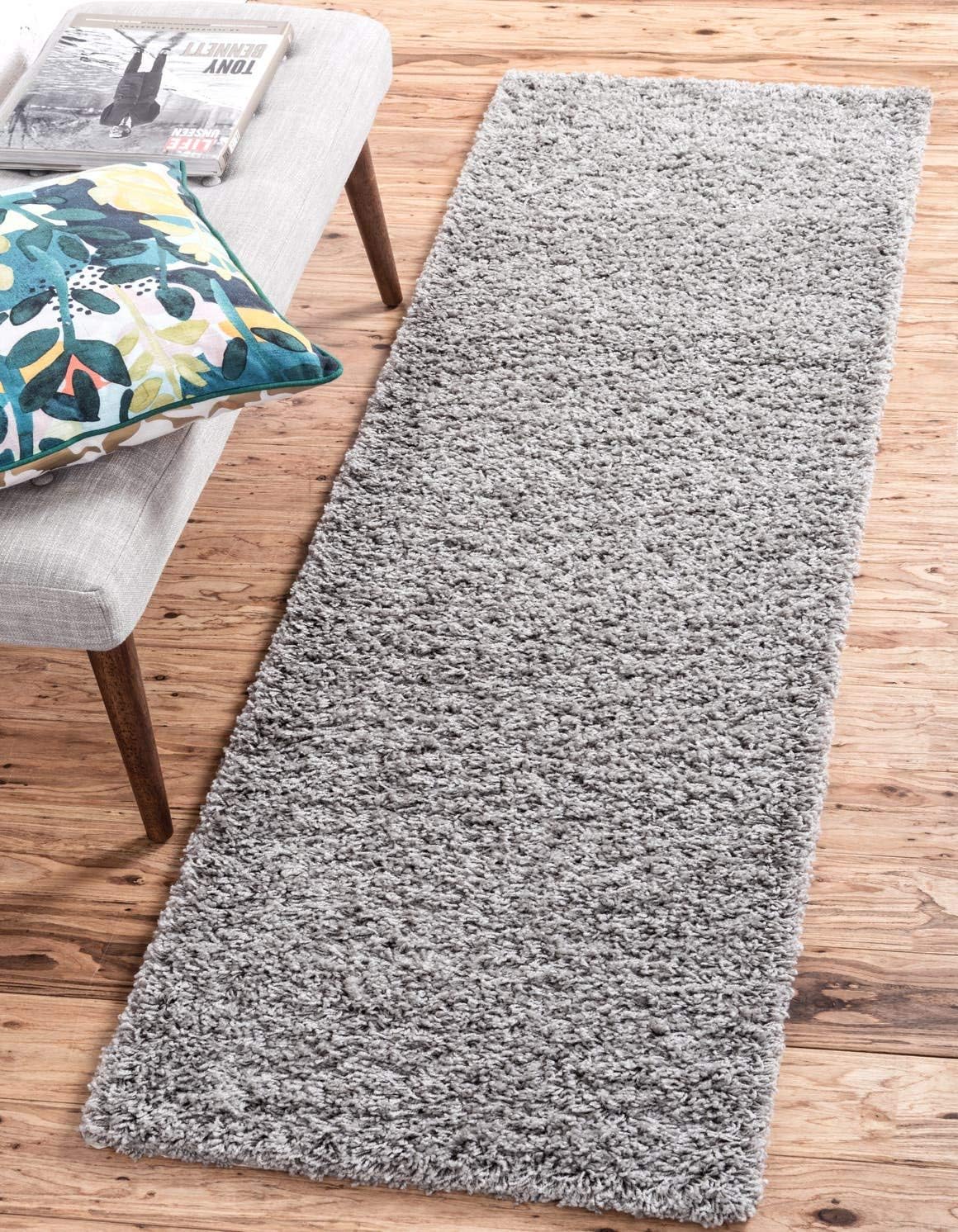 Unique Loom Solid Shag Collection Area Rug Runner in Cloud Gray