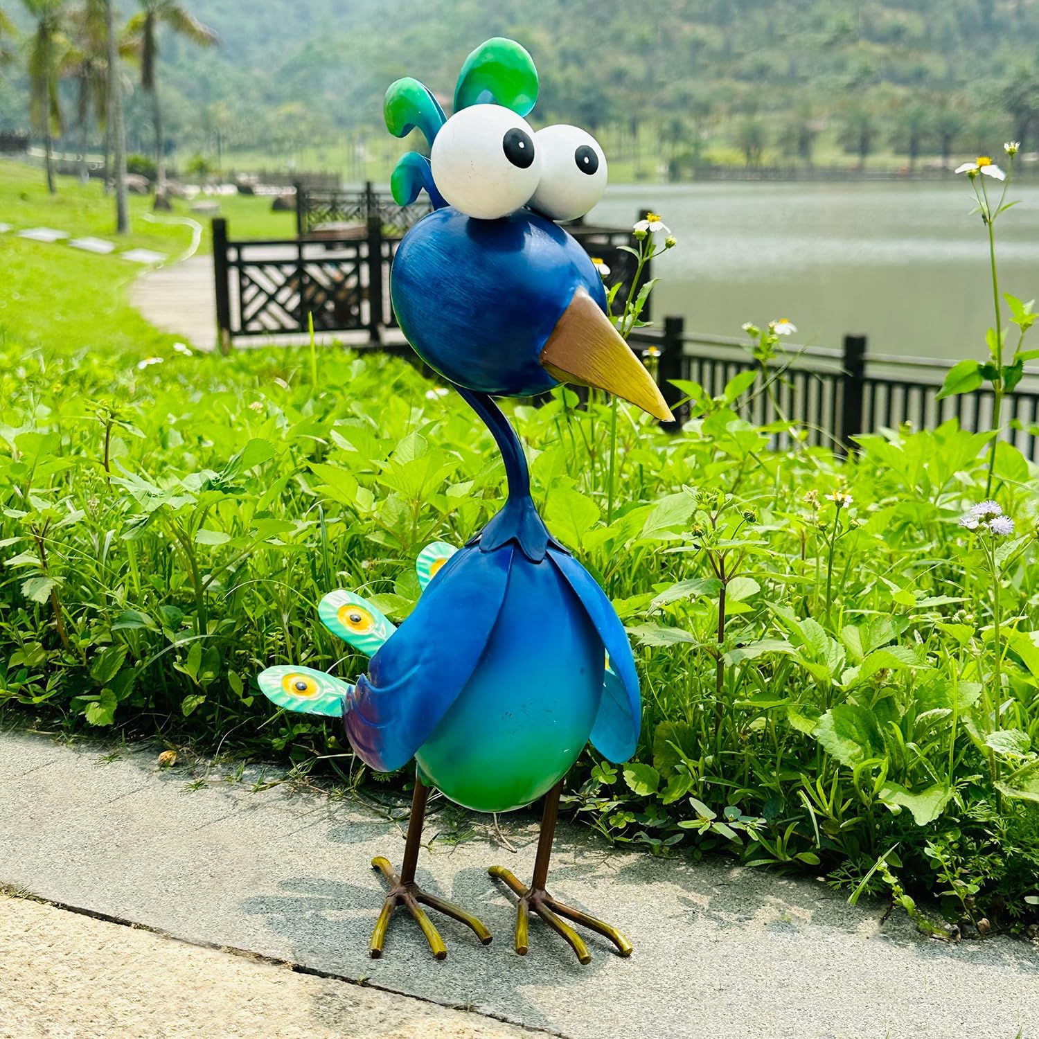Kircust Peacock Decor Metal Yard Art for Stunning Outdoor Spaces