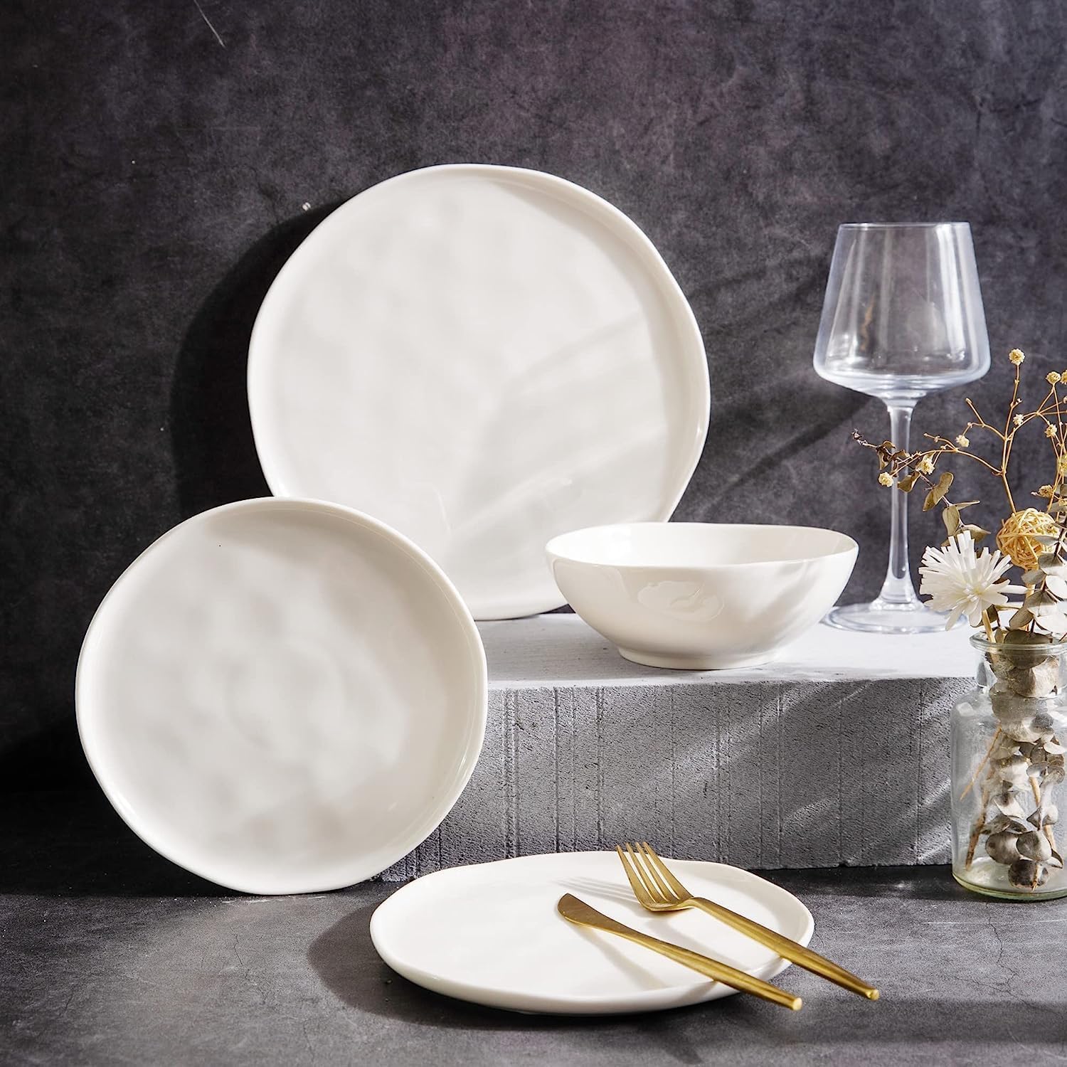 LERATIO Ceramic Dinnerware Set for 4 - Stylish & Durable Plates