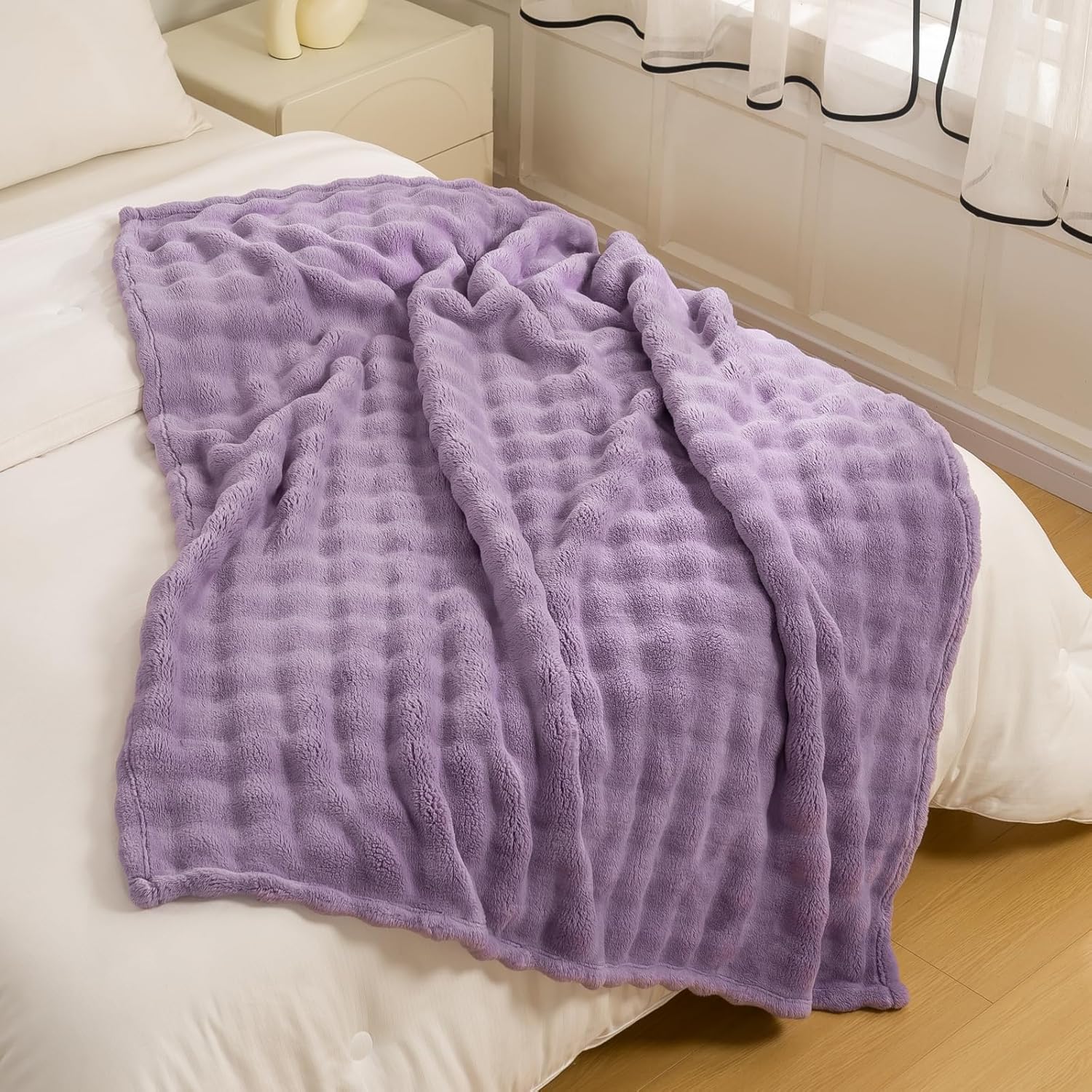 YUSOKI Luxury 3D Bubble Throw Blanket for All Ages, Lilac Purple