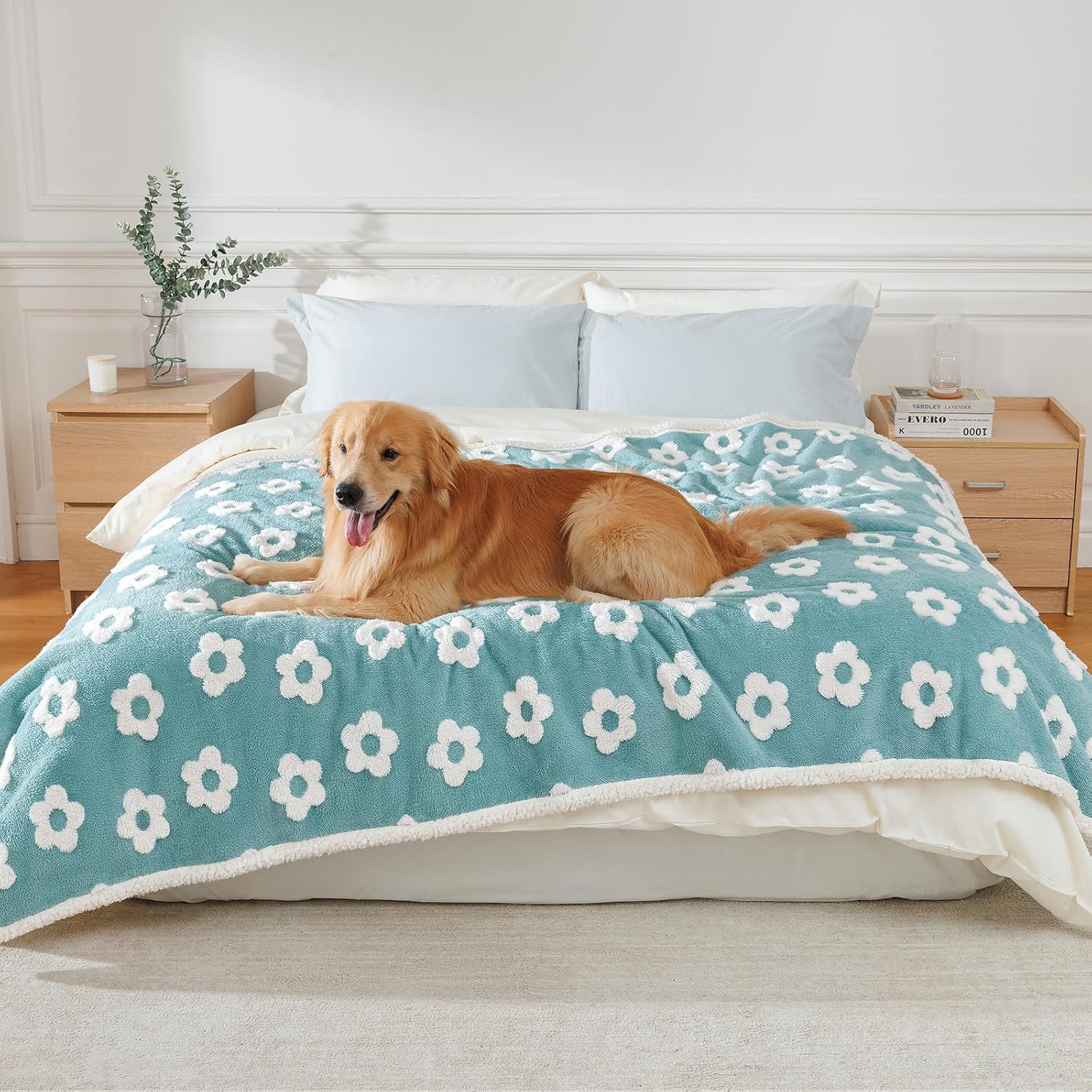 Waterproof Pet Blanket for Medium Large Dogs and Cats
