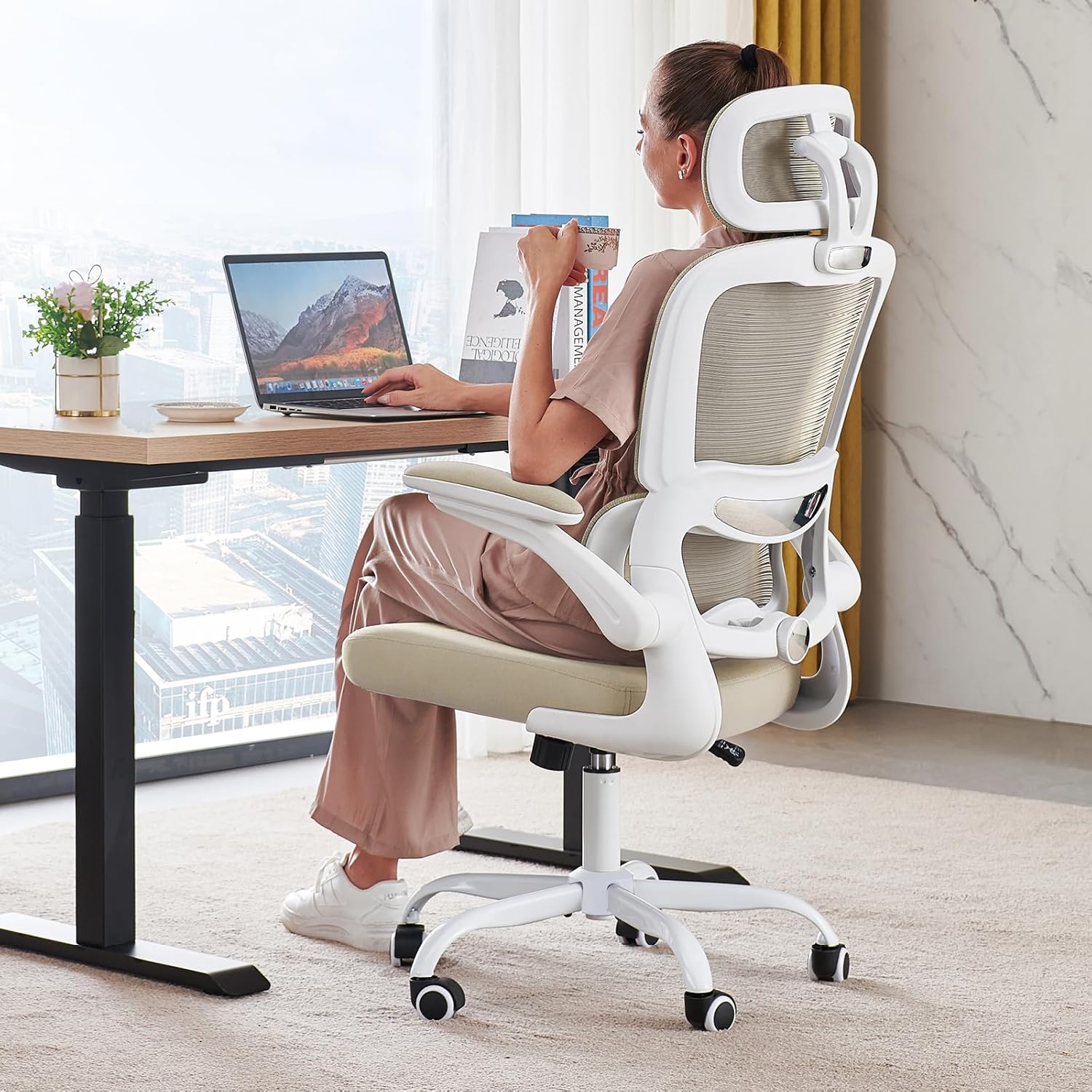 330 LBS Ergonomic Mesh Office Chair - Comfortable & Stylish