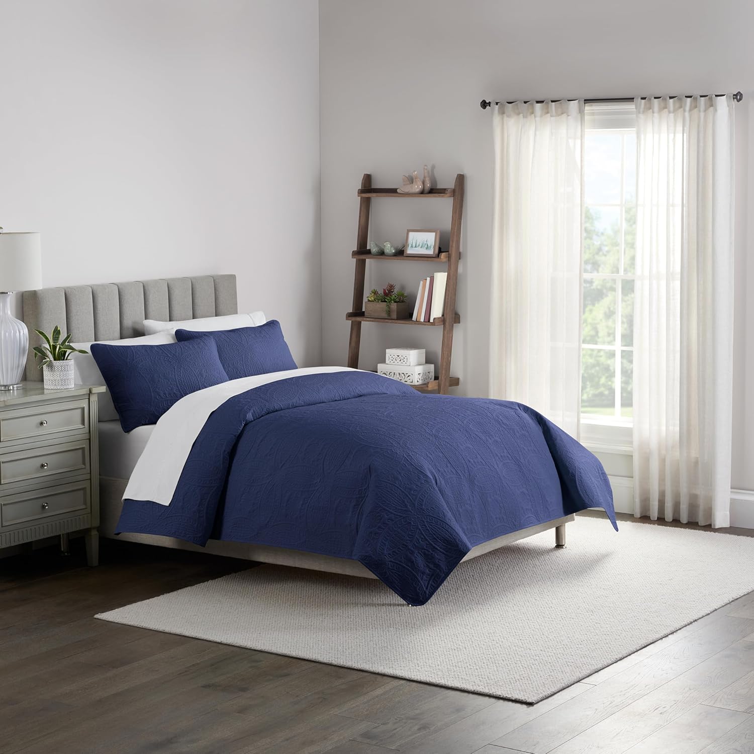 Waverly Vintage Medallion King Quilt Set - Lightweight & Machine Washable - Navy