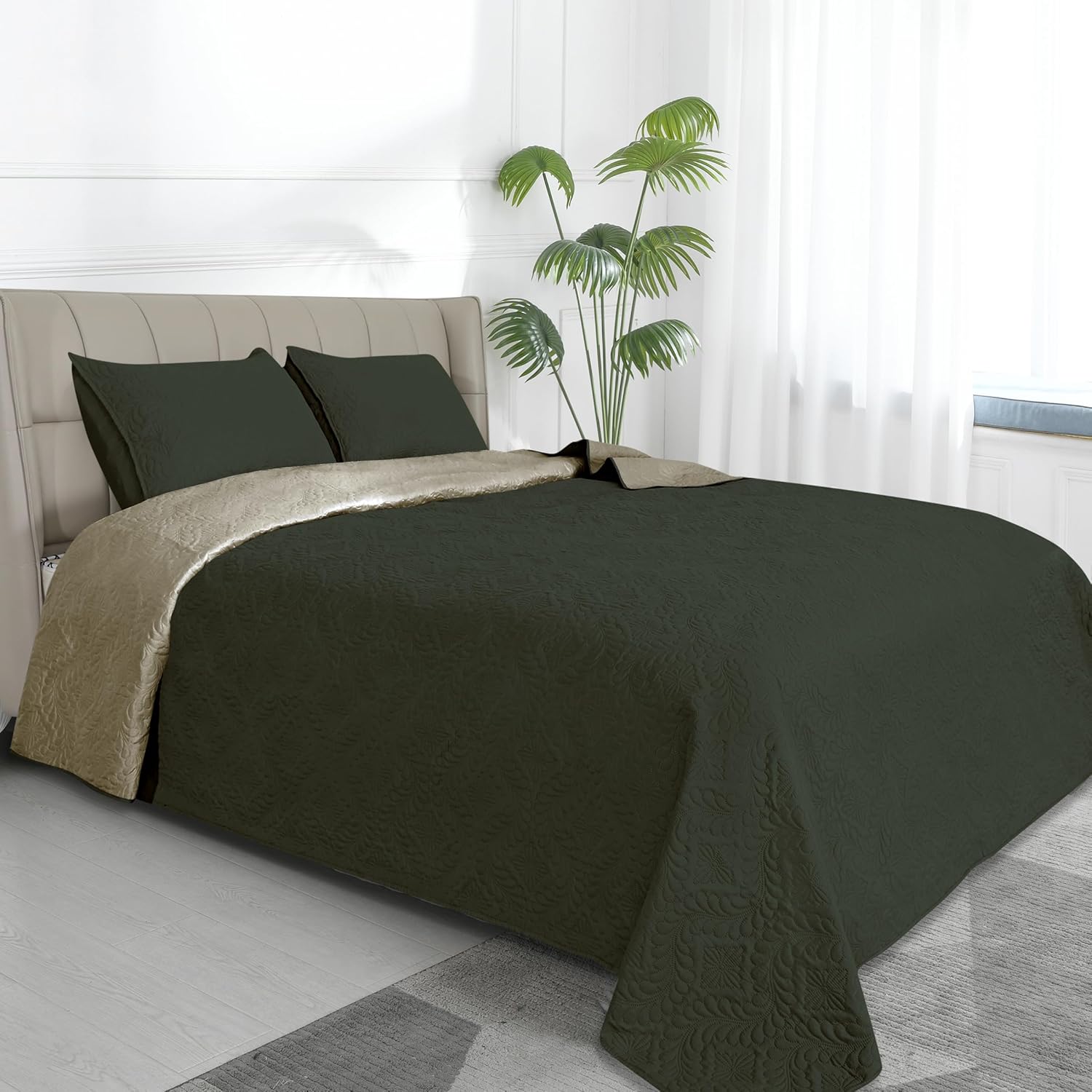 Easy-Going King Size Reversible Quilt Set for Elegant Bedrooms