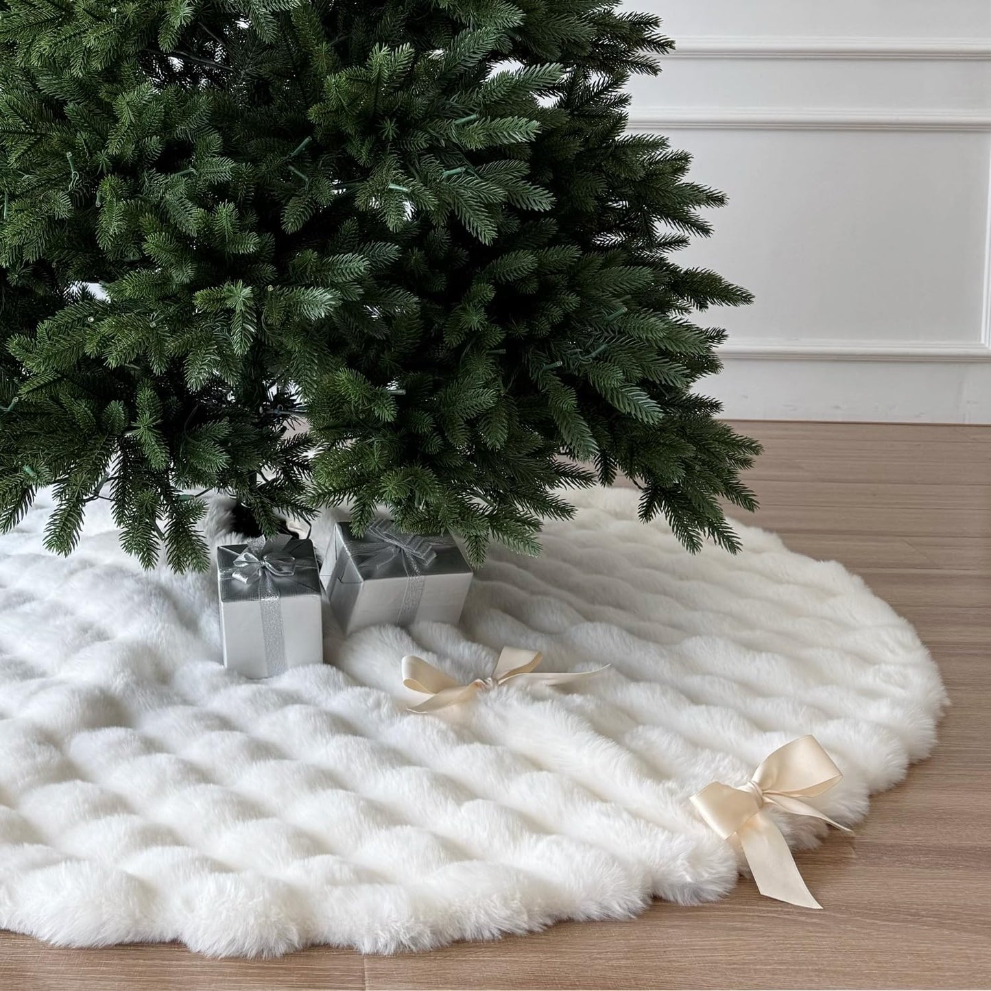 72-Inch Puff Quilt Faux Fur Christmas Tree Skirt by Starry Dynamo