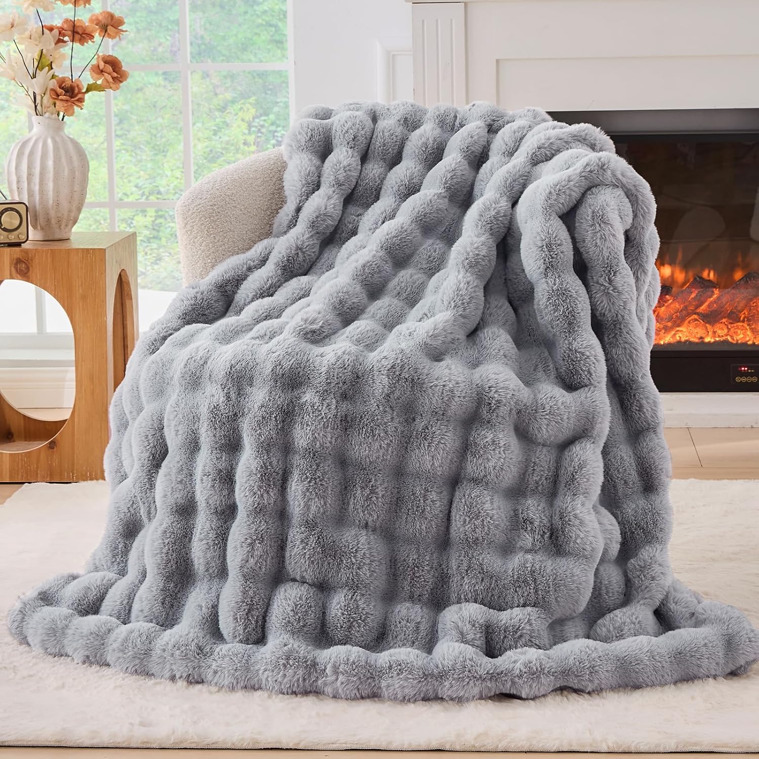 Fluffy Faux Fur Throw Blanket for Couch - Cozy Luxury Minky