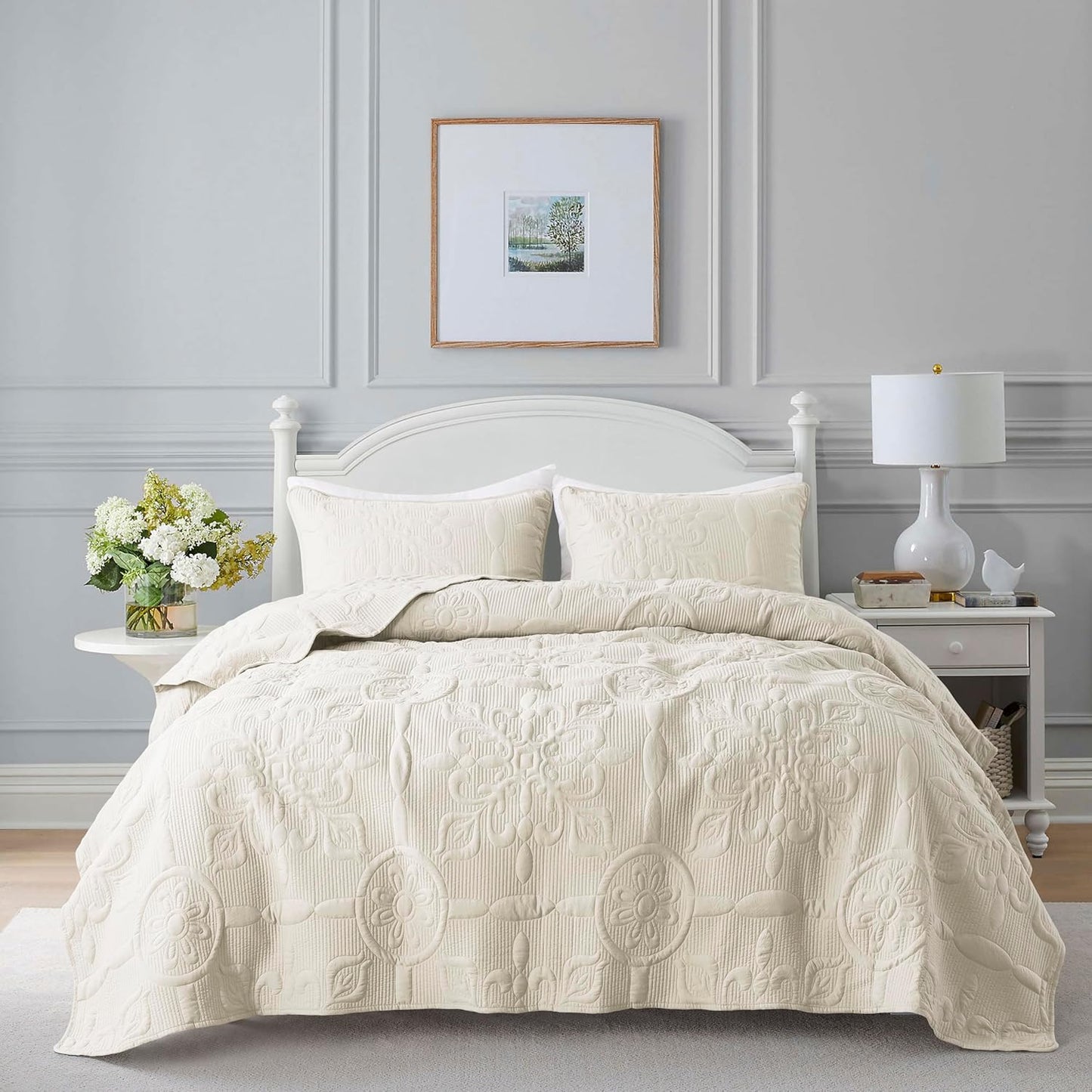 Ivory Damask Quilt Queen Size Bedding Set for All Seasons