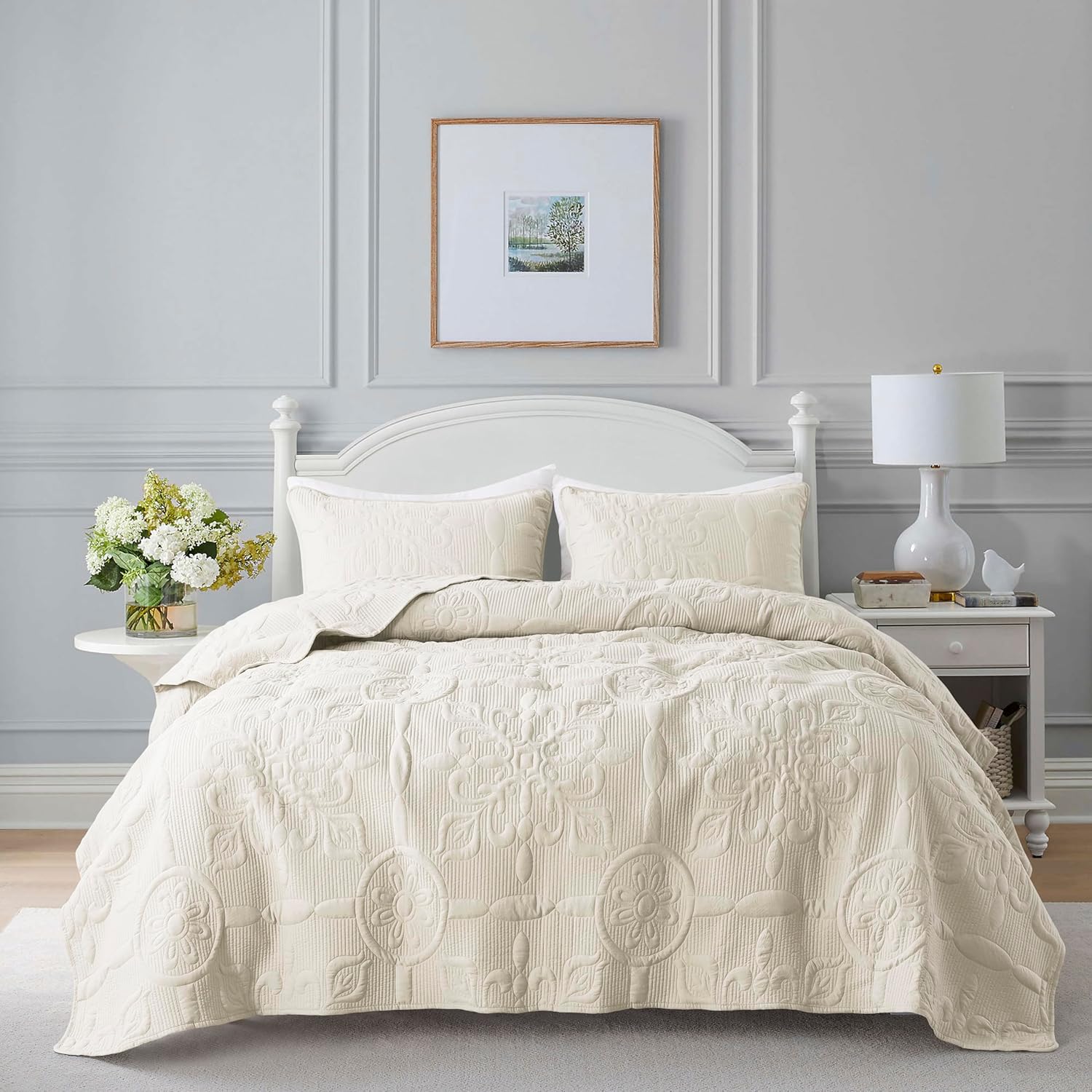 Ivory Damask Quilt Queen Size Bedding Set for All Seasons