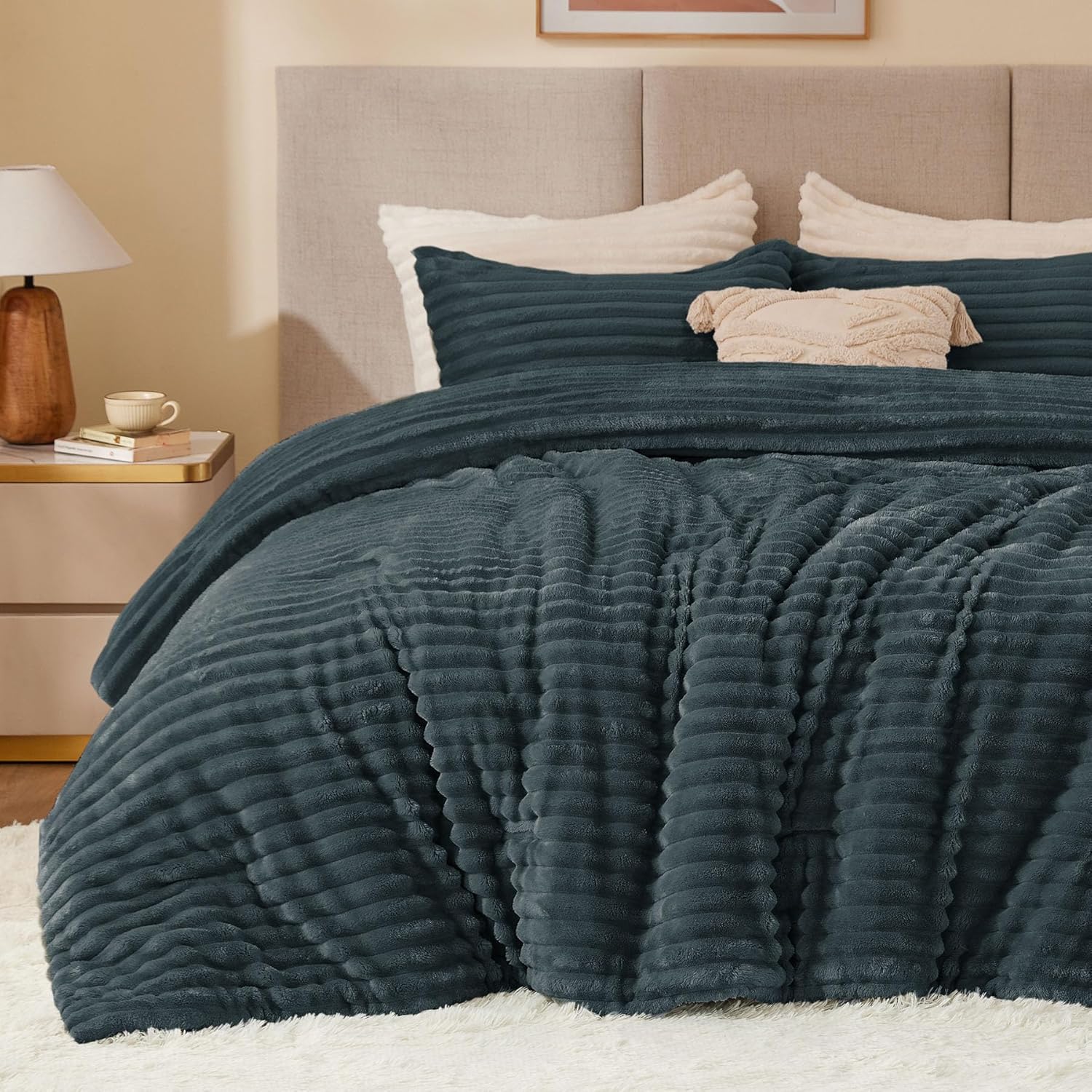 BEDELITE Fleece King Comforter Set for Ultimate Winter Warmth