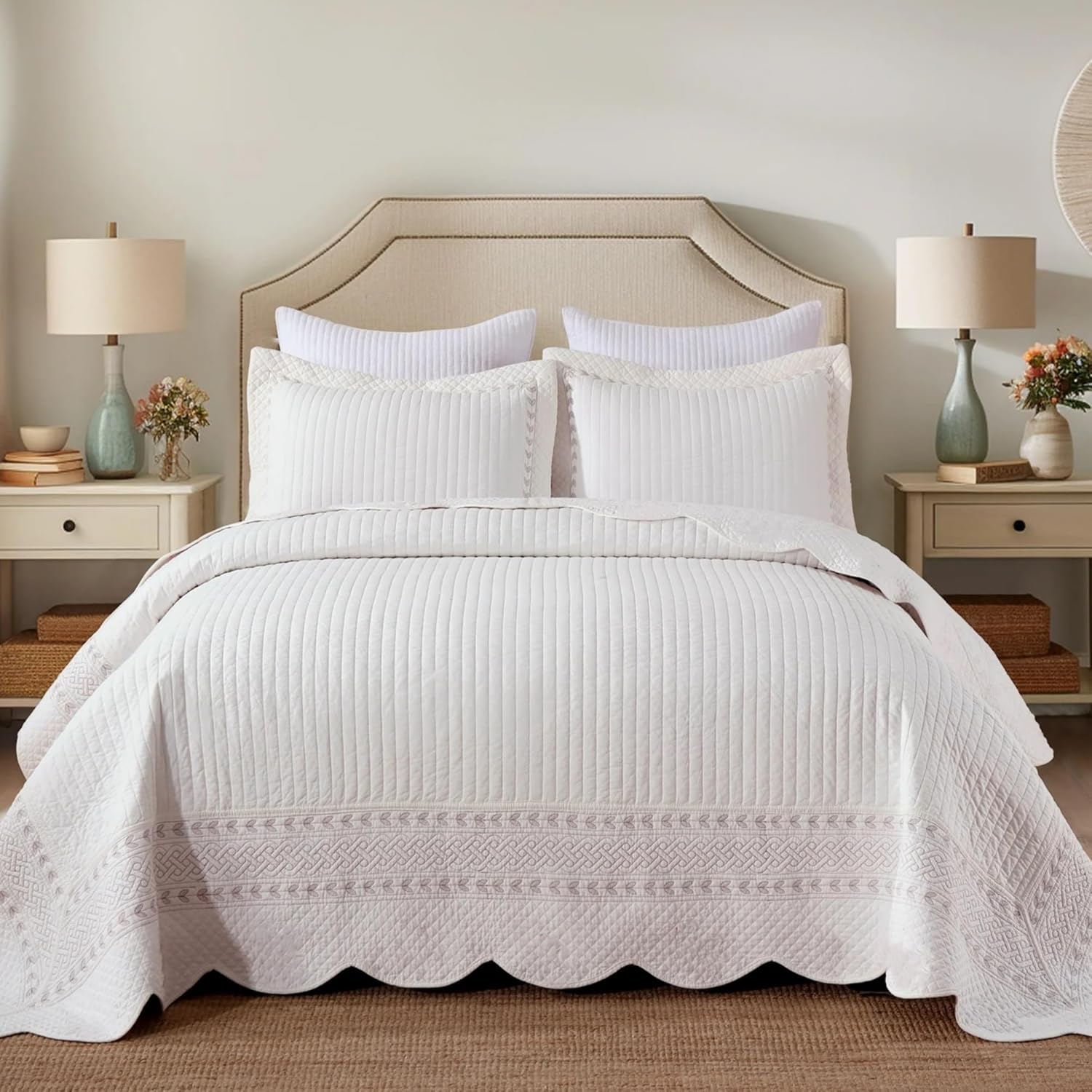 100% Cotton Quilt Set with Scalloped Edge for All Seasons