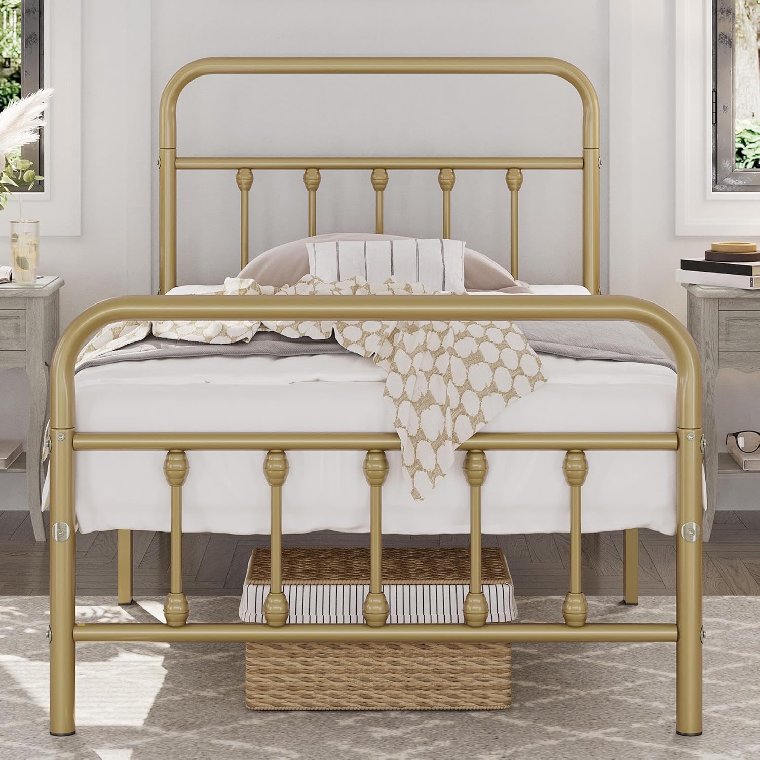 Yaheetech Classic Metal Platform Bed Frame with Victorian Style