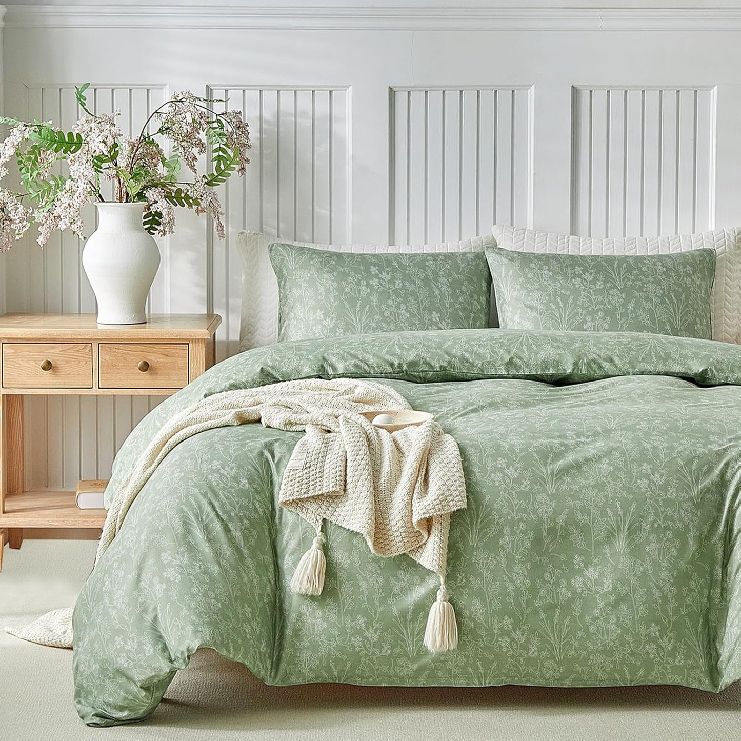 Lekesky King Size Duvet Cover Set with Floral Pattern Design