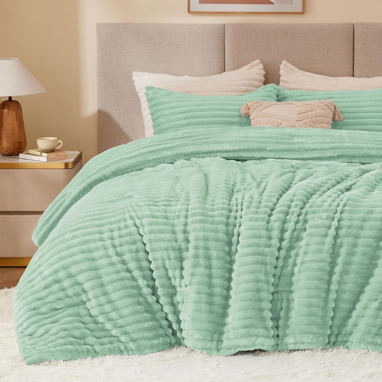 BEDELITE Fleece Queen Comforter Set - Super Soft & Warm Bedding