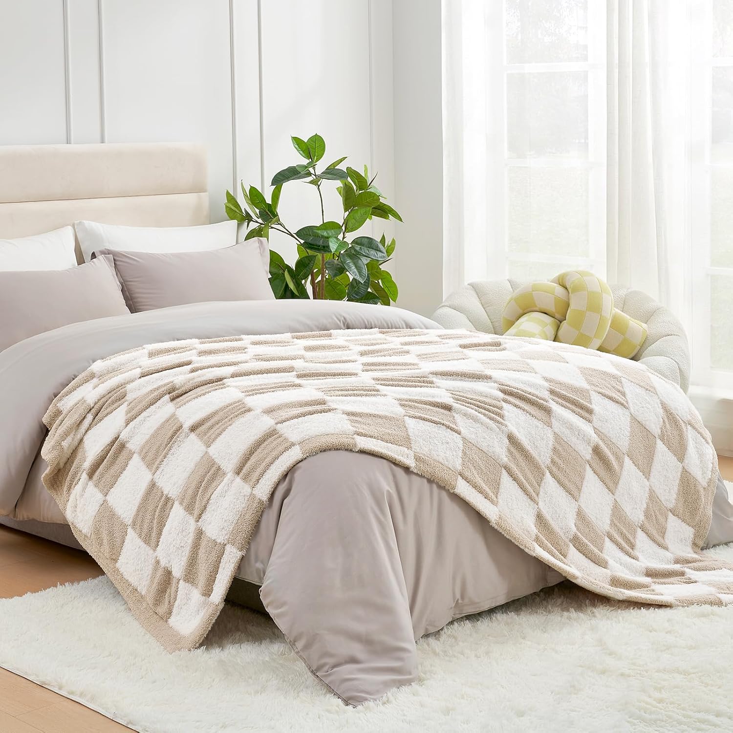 Snuggle Sac Checkered Throw Blanket for Cozy Living Room Comfort
