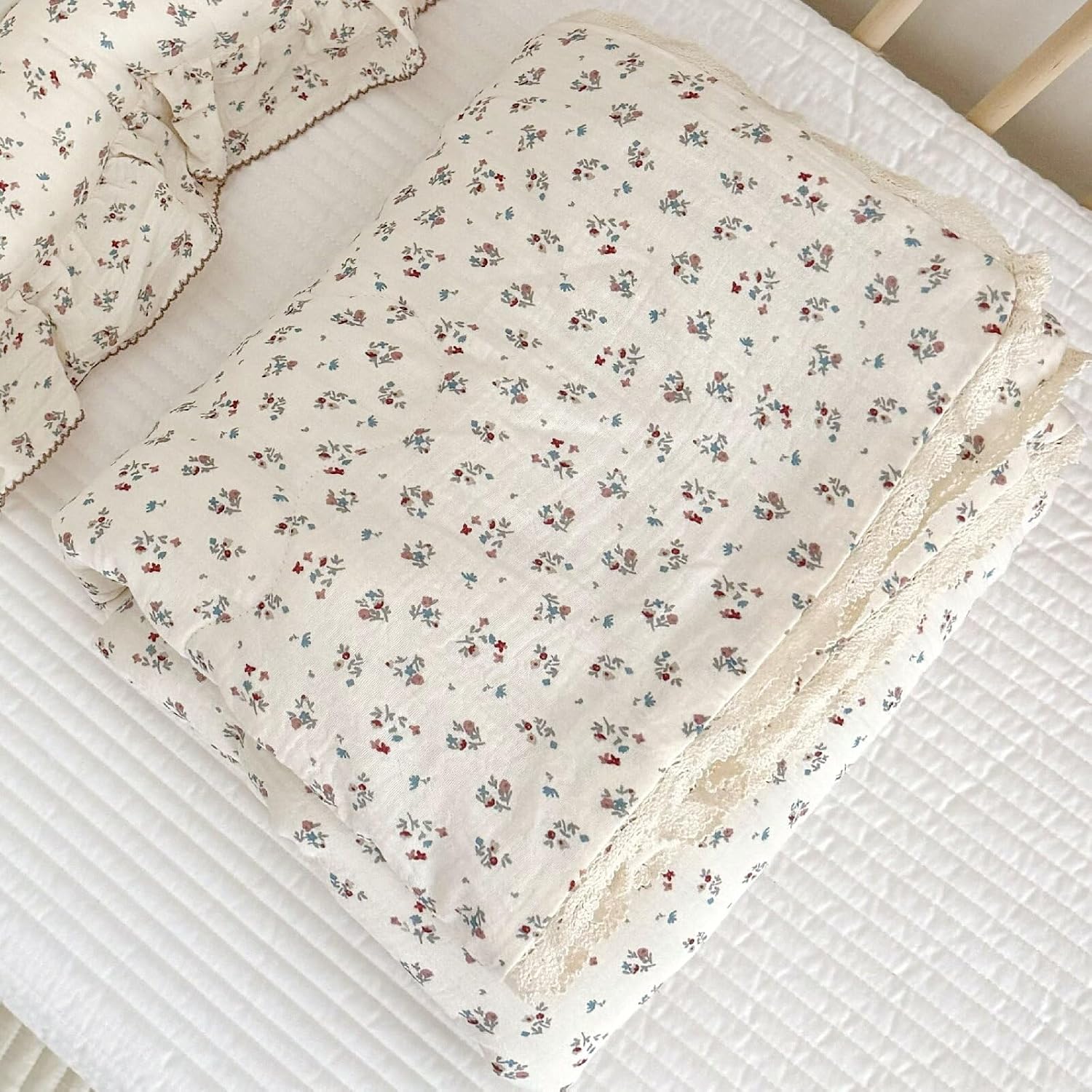 Elegant Floral Muslin Quilt Blankets for Kids by BuLuTu