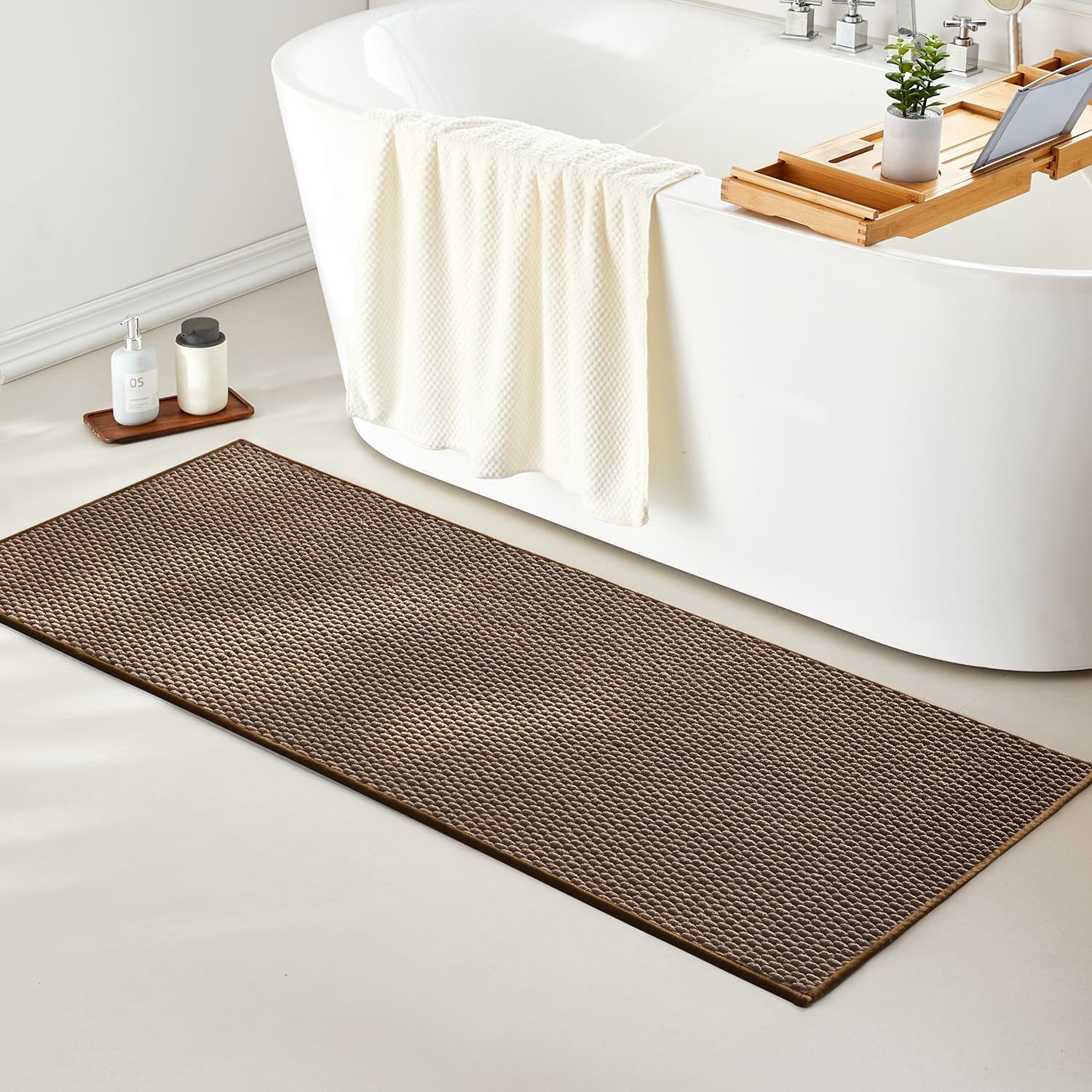 Bathroom Runner Rug, Non Slip Quick Dry Thin Bath Mat 24x70