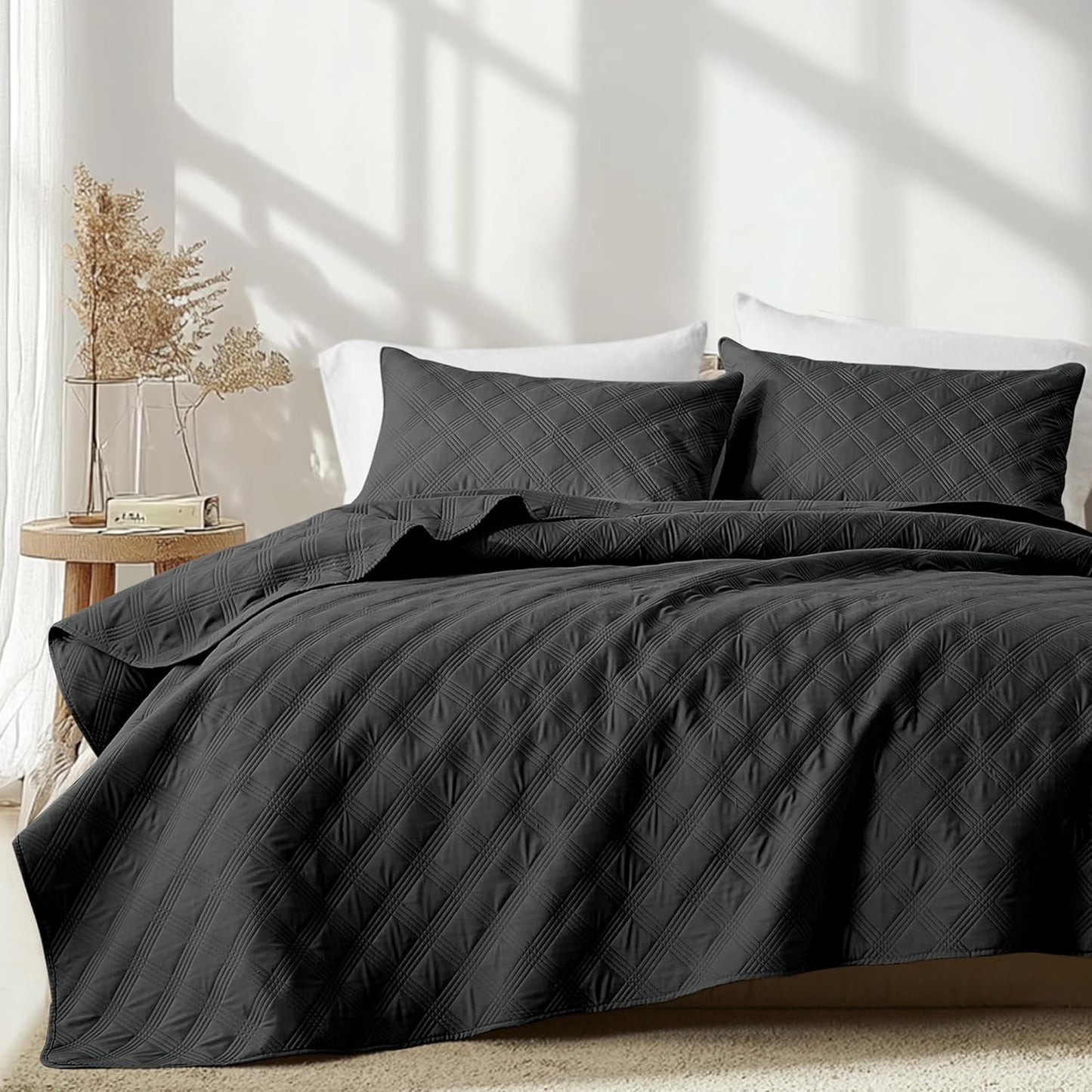 Black Microfiber Ultrasonic Quilt Set for Queen Size Beds