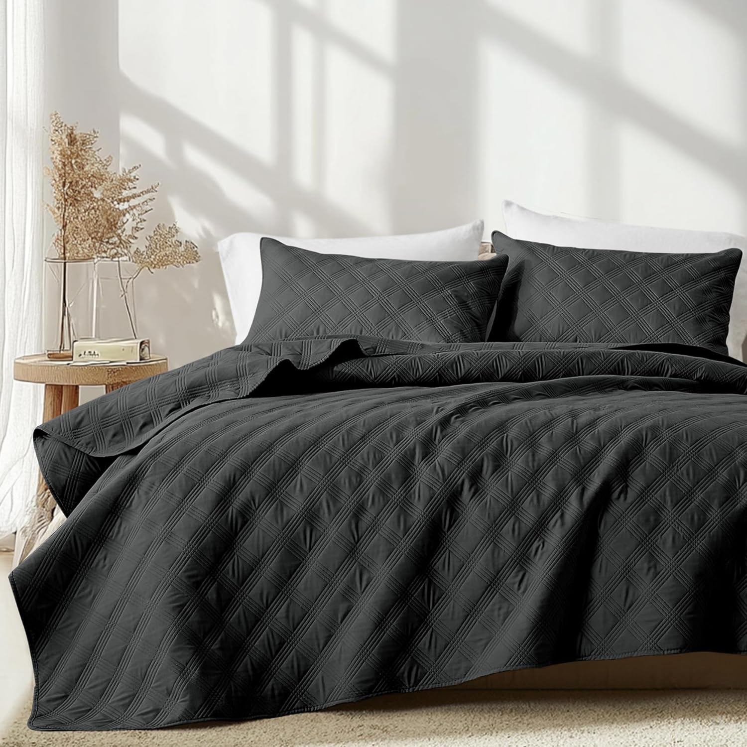 Black Microfiber Ultrasonic Quilt Set for Queen Size Beds