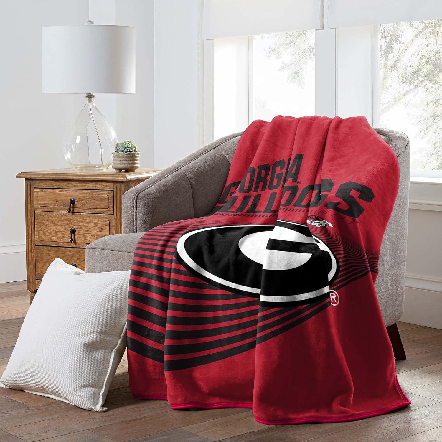Georgia Bulldogs 60in x 80in NCAA Fleece Blanket for Fans