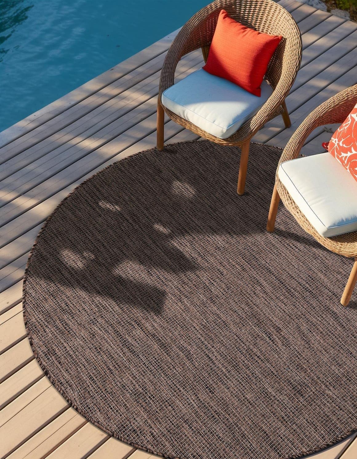 Unique Loom Outdoor Solid Collection Area Rug for Versatile Spaces