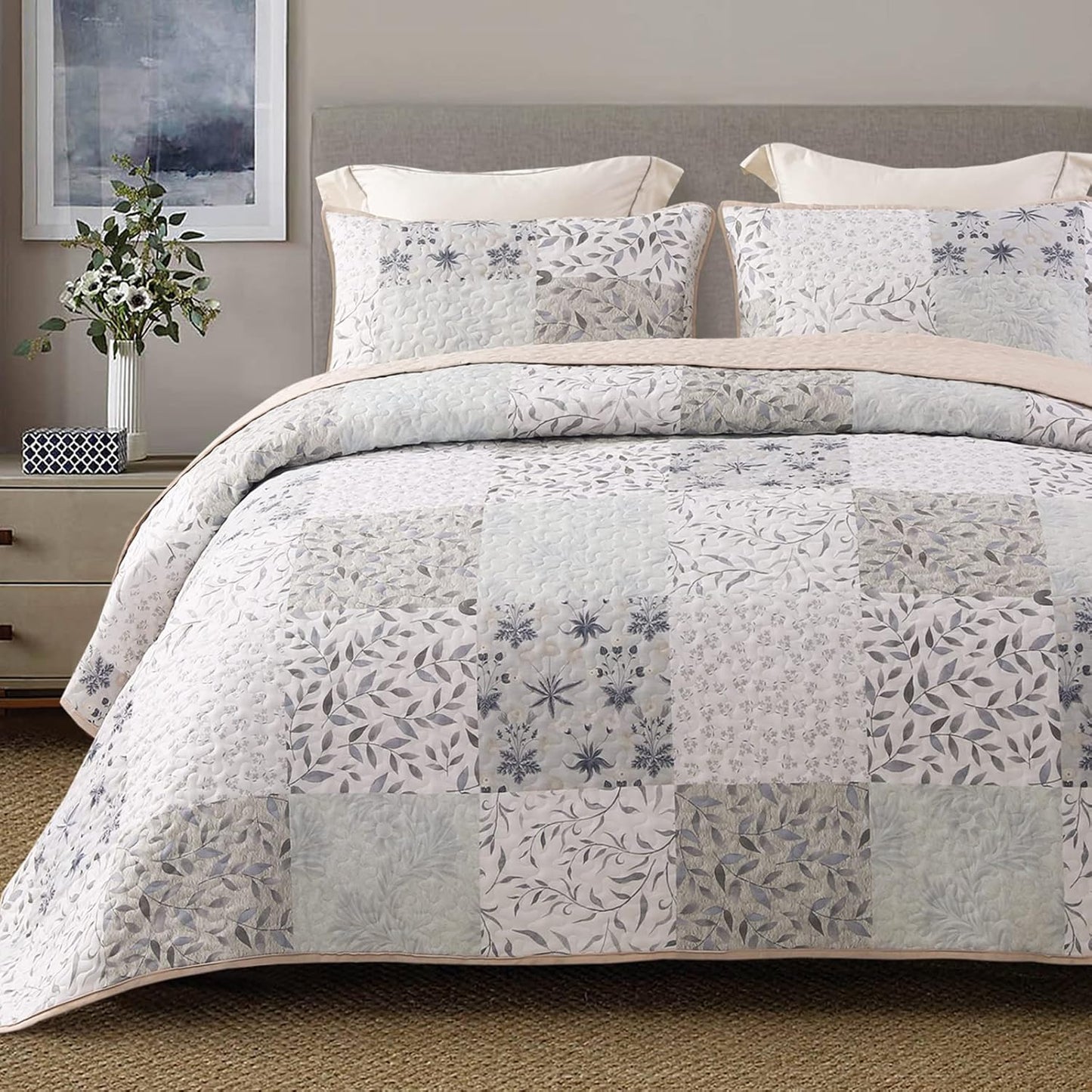 Exclusivo Mezcla Reversible Boho Quilt Set for Queen Size Beds