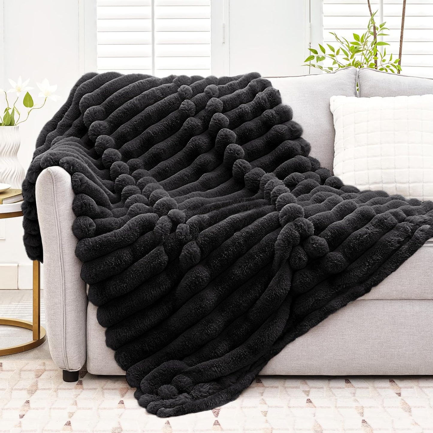 Faux Fur Throw Blanket for Couch - Luxurious Soft Plush Design
