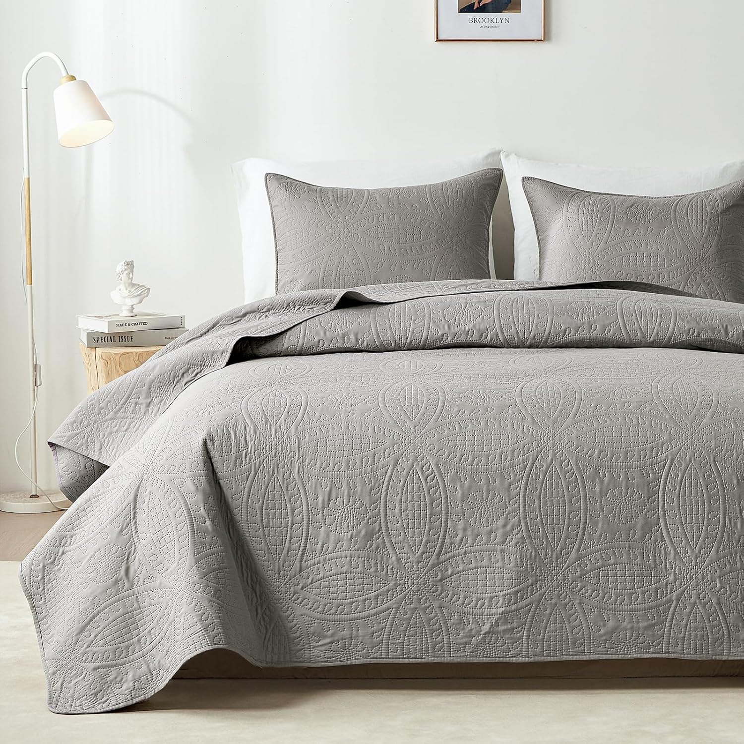 Akkialla Queen Quilt Bedding Set for All Seasons, Modern Style