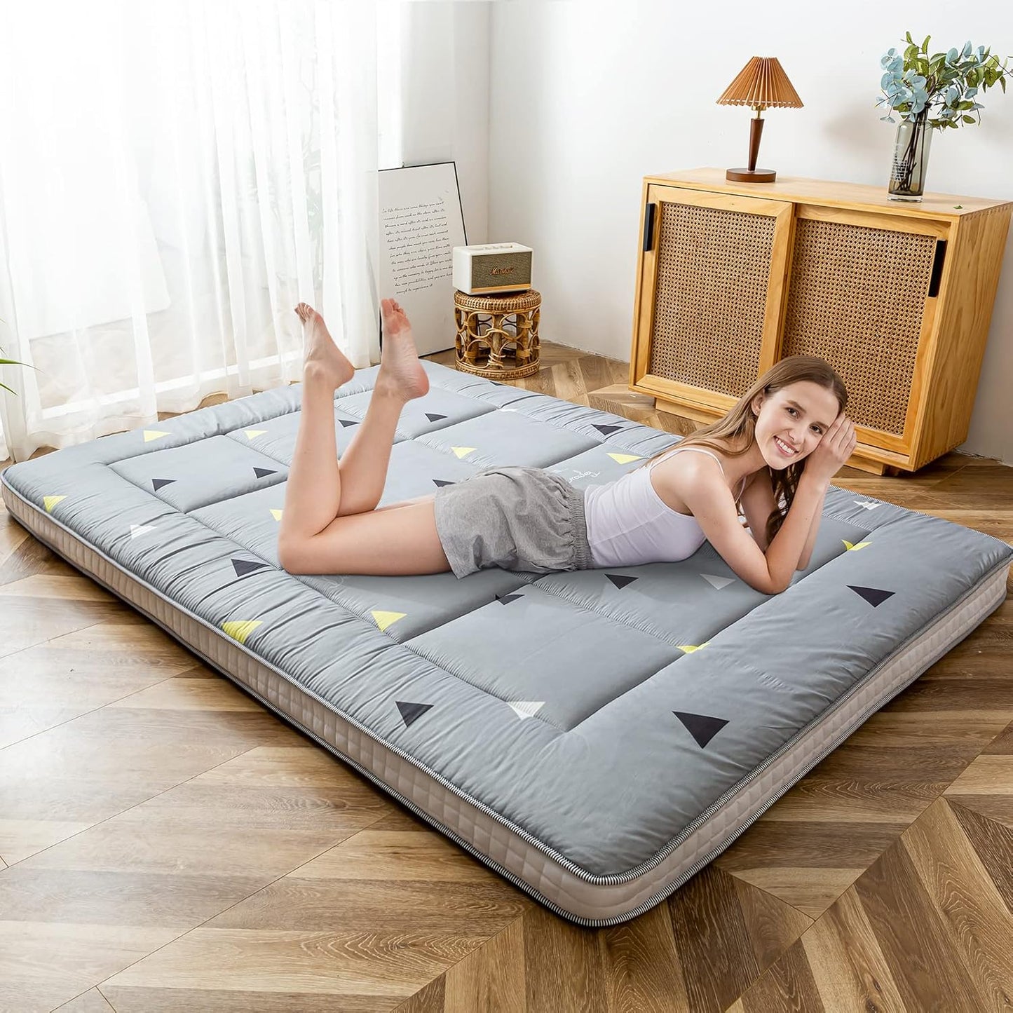 MAXYOYO Grey Triangle Futon Mattress for Comfortable Sleeping