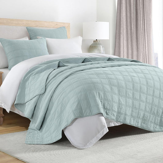 100% Cotton Quilt Set King Size in Paleturquoise Geometric Design