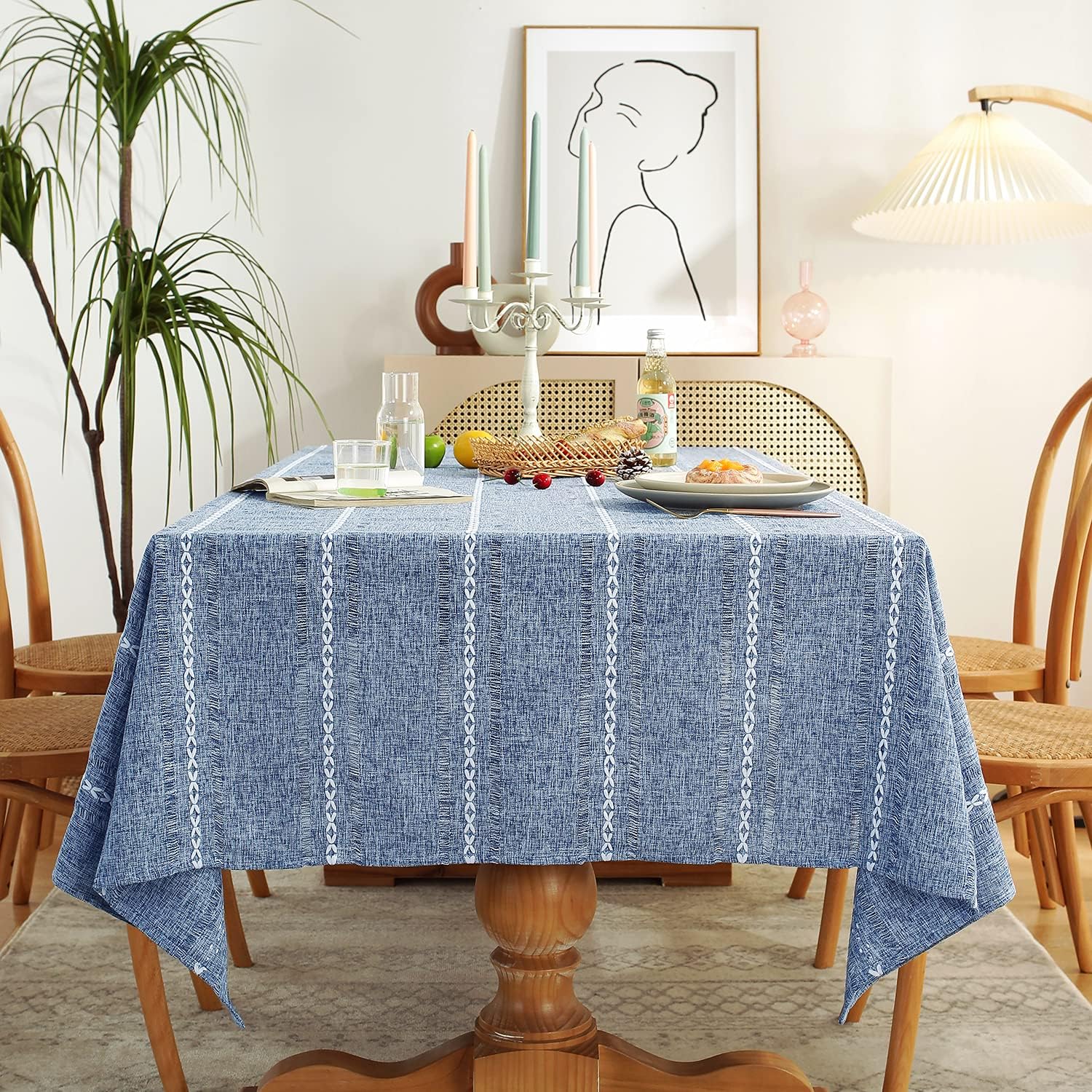 Farmhouse Style Linen Tablecloths for Elegant Dining Spaces