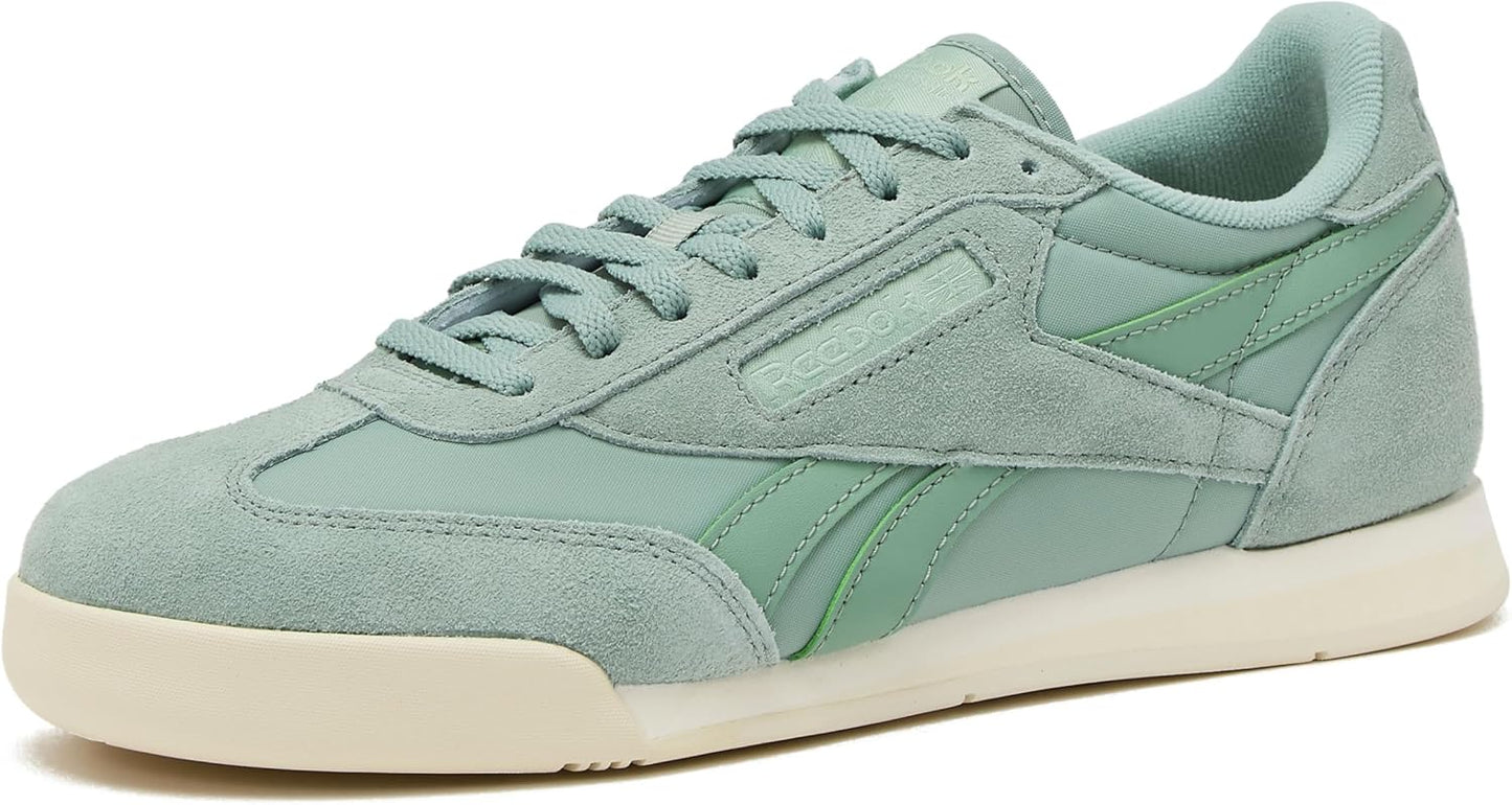 Reebok Campio XT Mens Sneakers for Vintage Soccer Style Lovers