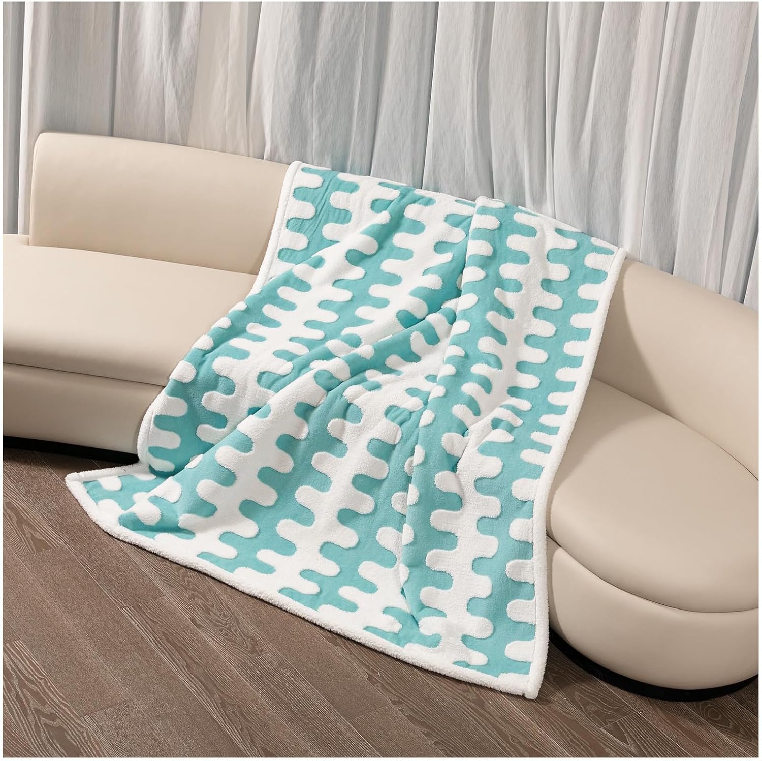 Waterproof Pet Blanket for Dogs and Cats - Stylish Jacquard Design