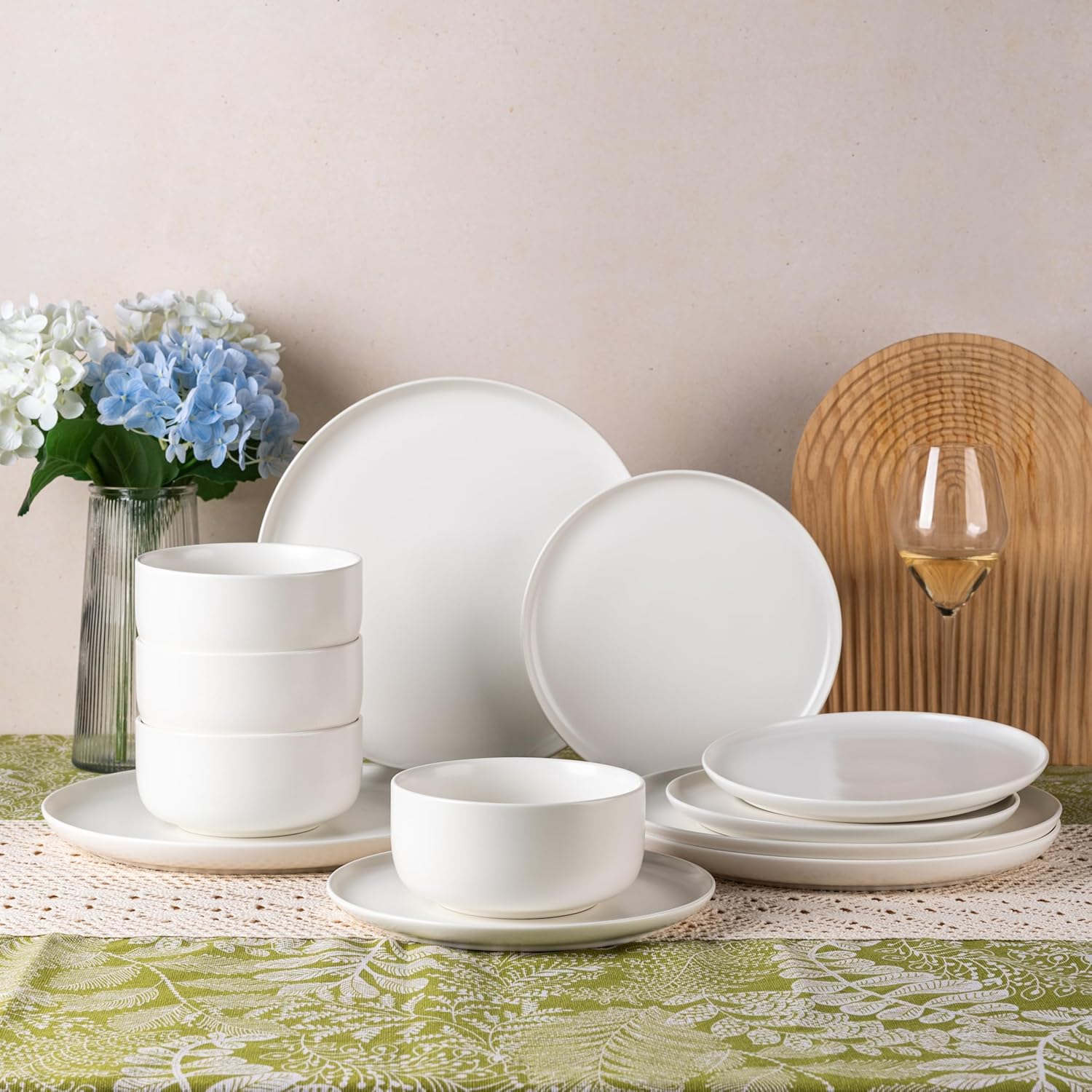 LERATIO Stoneware Dinnerware Set for 4, Elegant and Durable