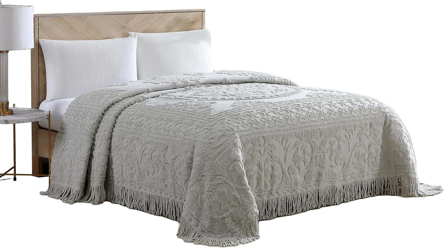 Medallion Chenille Bedspread in Gray for a Vintage Charm