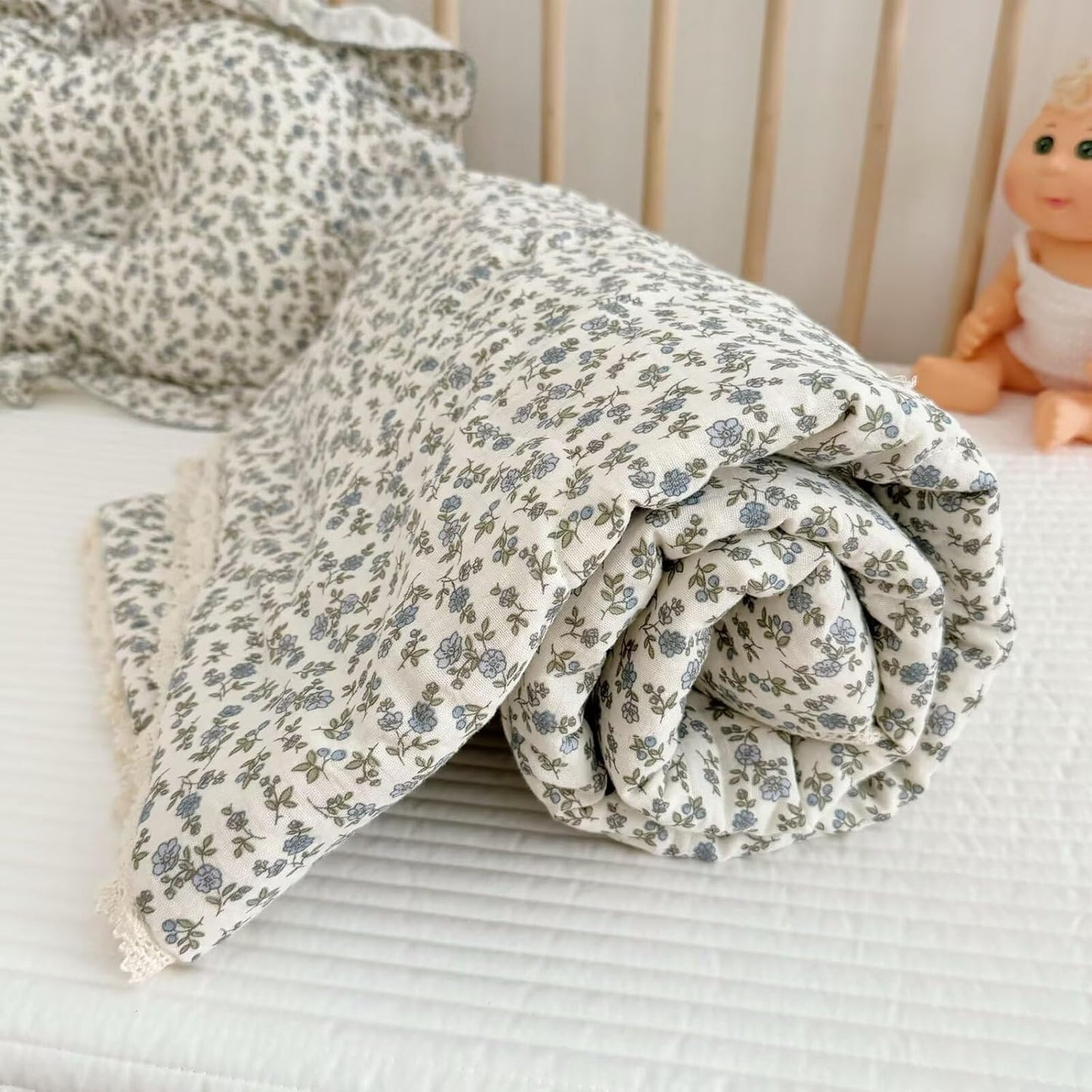BuLuTu Blue Flower Design Toddler Blanket for All Seasons