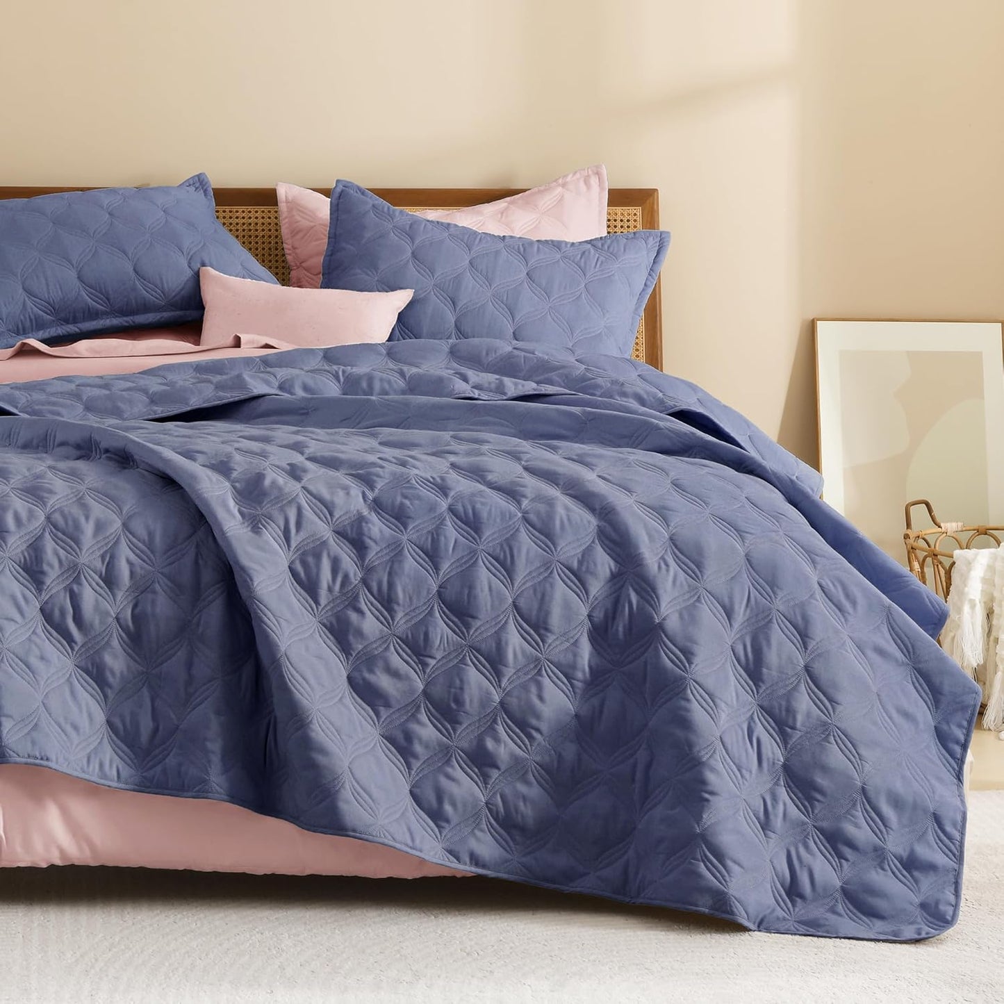 Litanika Queen Quilt Bedding Set for Cozy All-Season Comfort