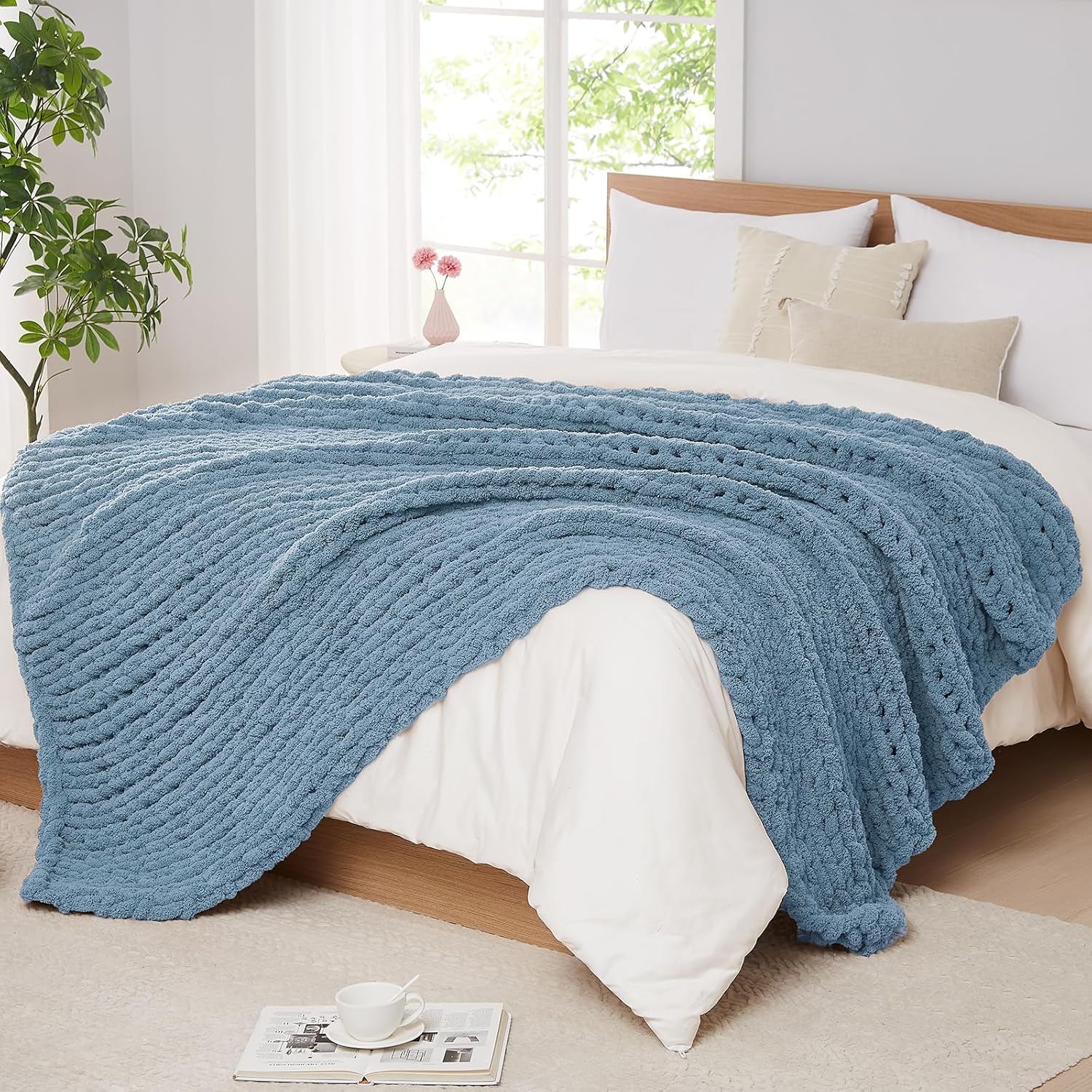 L'AGRATY Chunky Knit Blanket Throw - Cozy Chenille Blanket