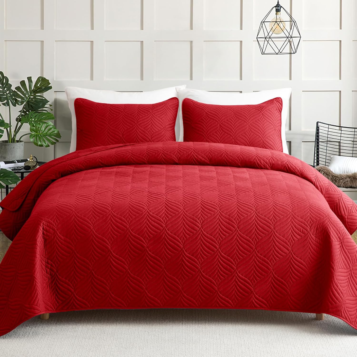 Whale Flotilla Elegant Extra Soft King Quilt Set for All Seasons