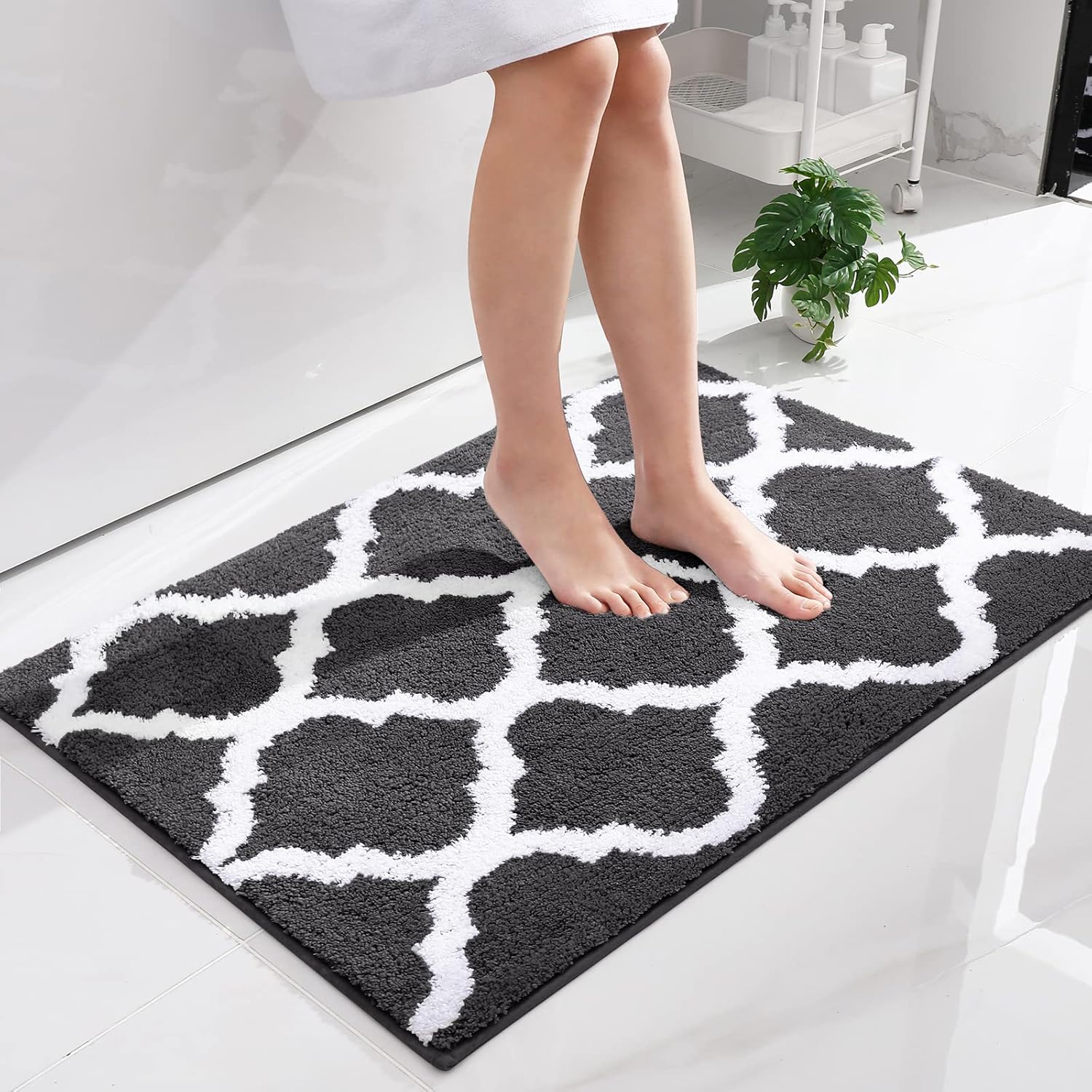 OLANLY Bathroom Rugs 36x24, Soft Microfiber Non-Slip Mats