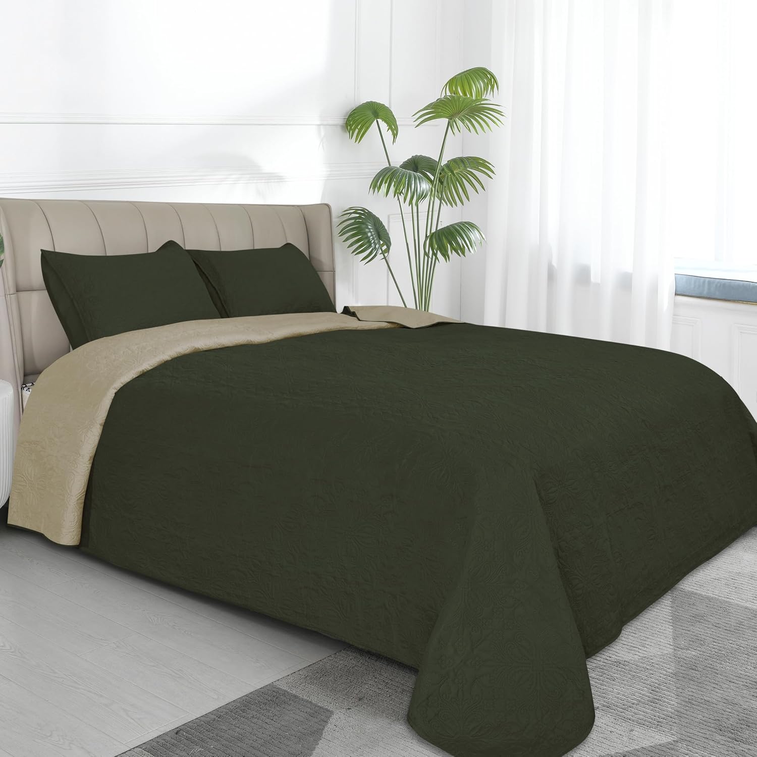 Easy-Going King Size Reversible Quilt Set for Elegant Bedrooms