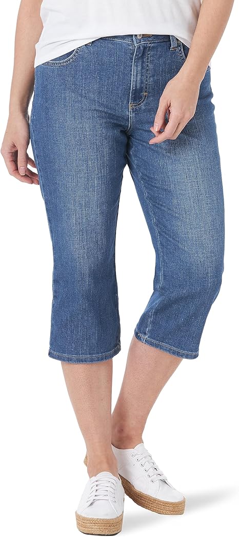 Lee Women's Petite Relaxed Fit Capri Jean for Ultimate Comfort