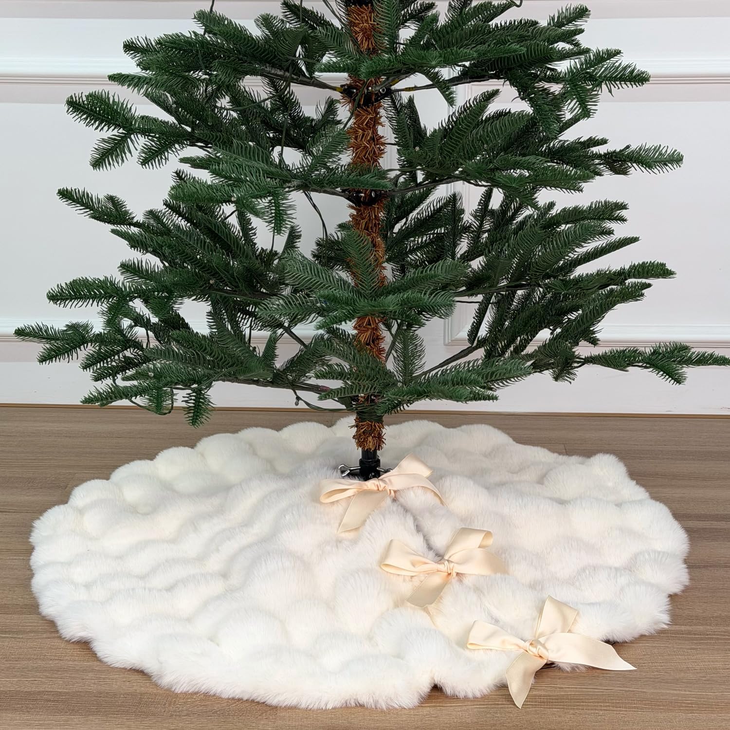 36-Inch Puff Quilt Faux Fur Christmas Tree Skirt for Holiday Charm