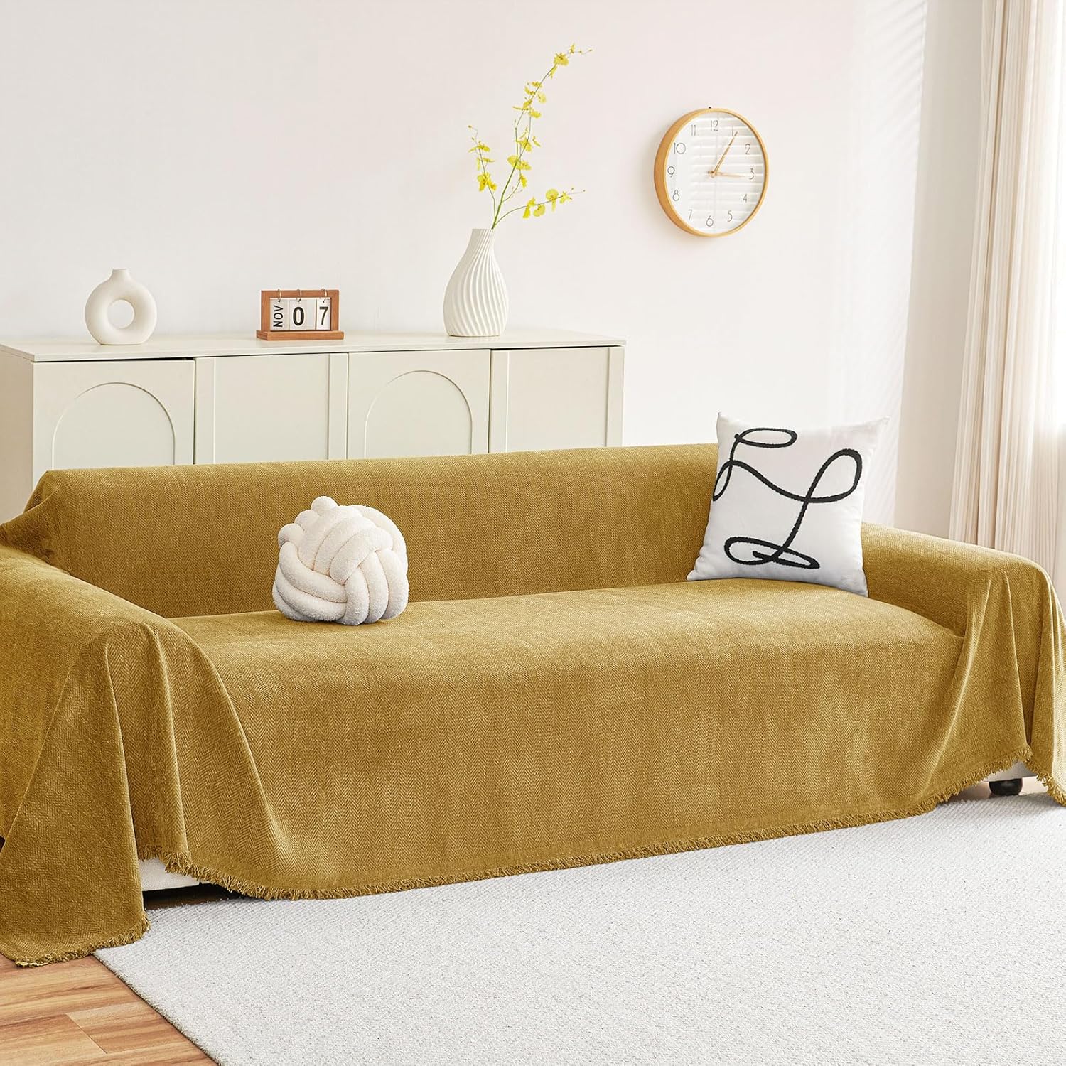 Hyha Couch Cover for Dogs - Stylish Chenille Sofa Protector