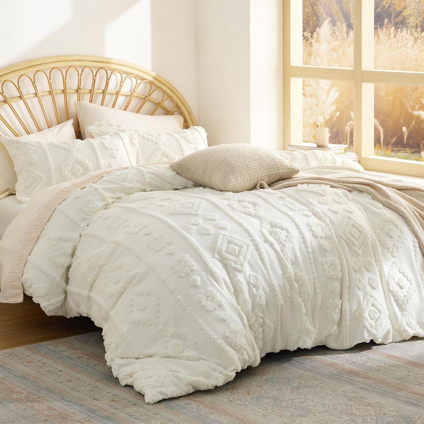 Bedsure Queen Size Comforter Set - White Tufted Boho Chic Bedding