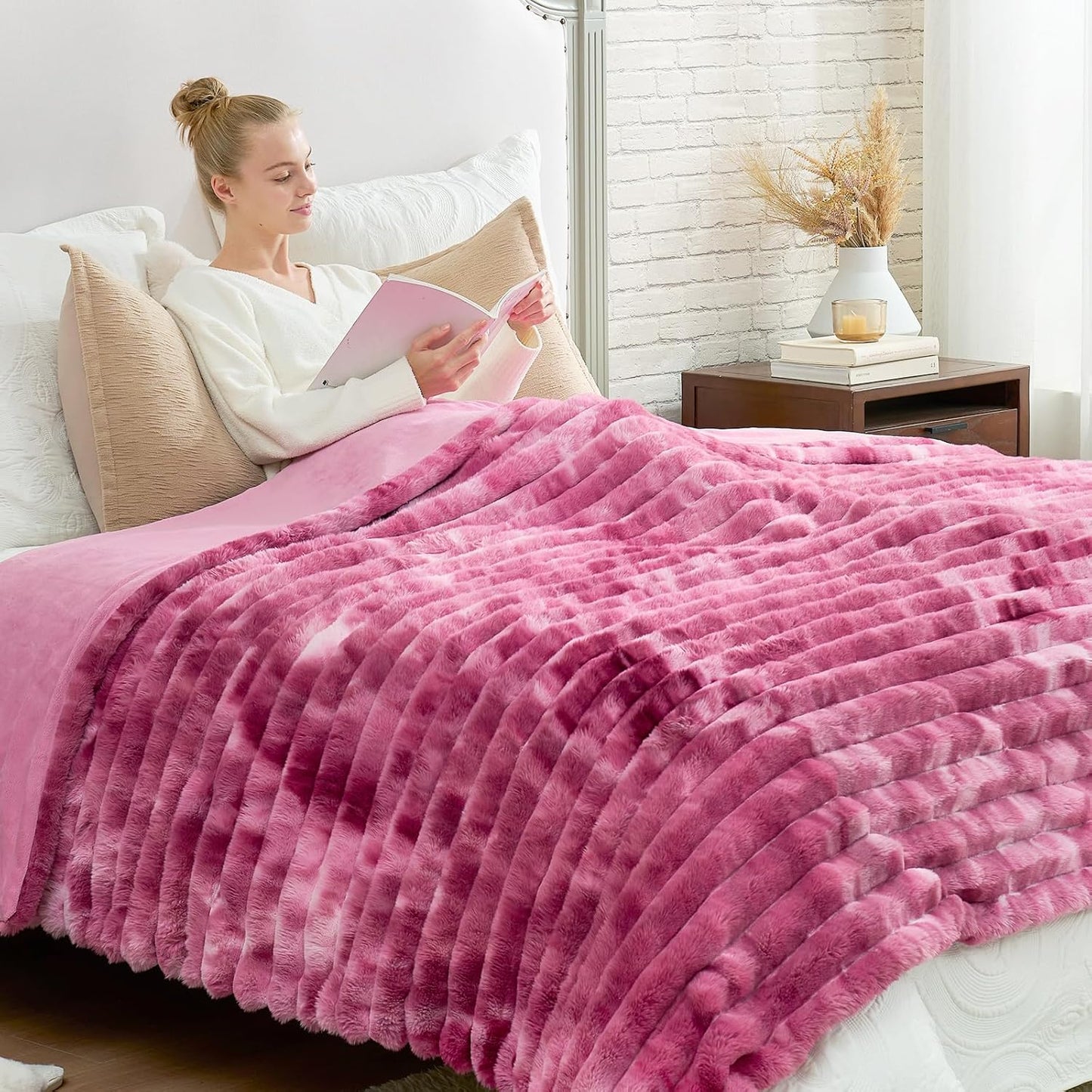 Cozy Bliss Faux Fur Throw Blanket for Ultimate Comfort and Style