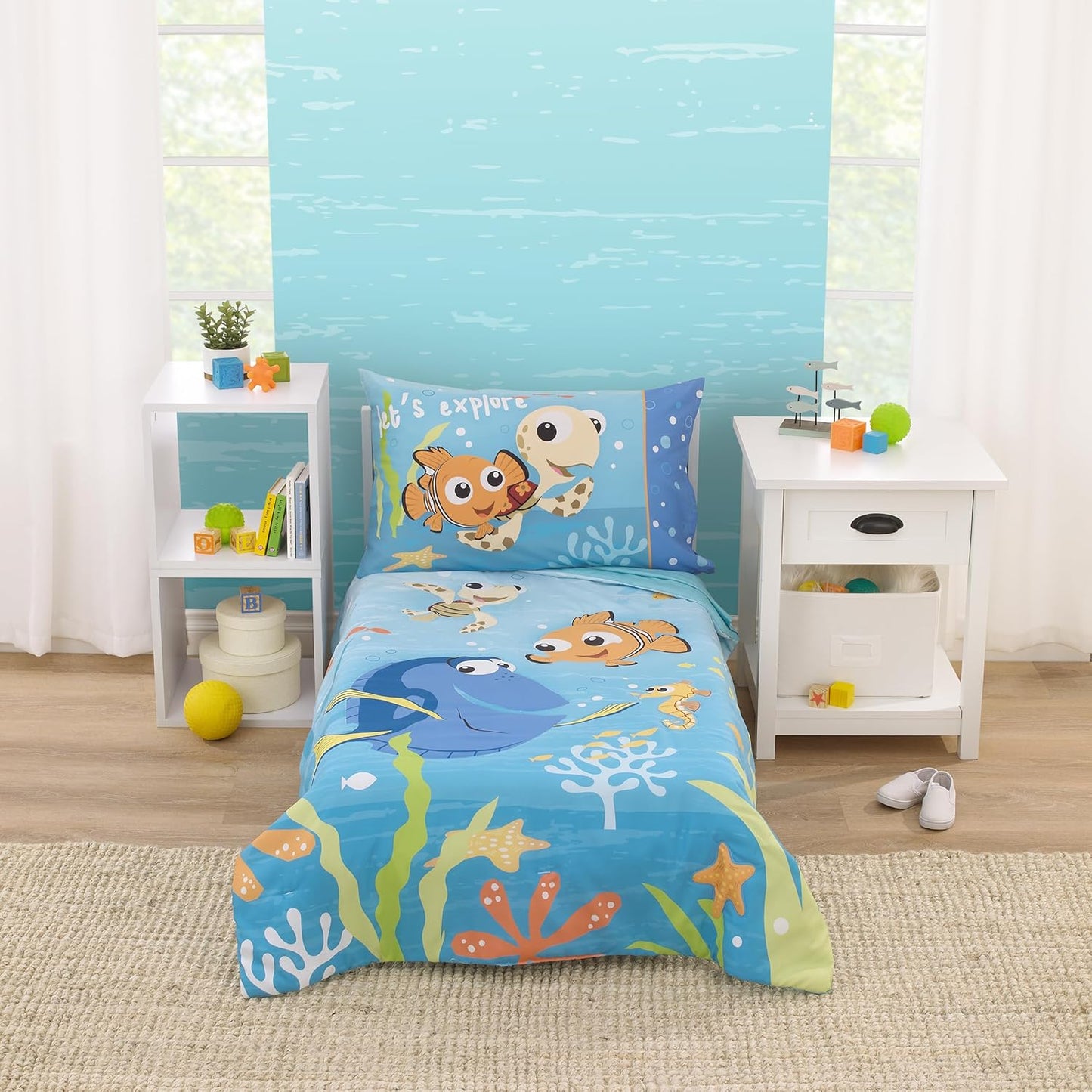 Disney Finding Nemo Toddler Bed Set with Comforter and Sheets